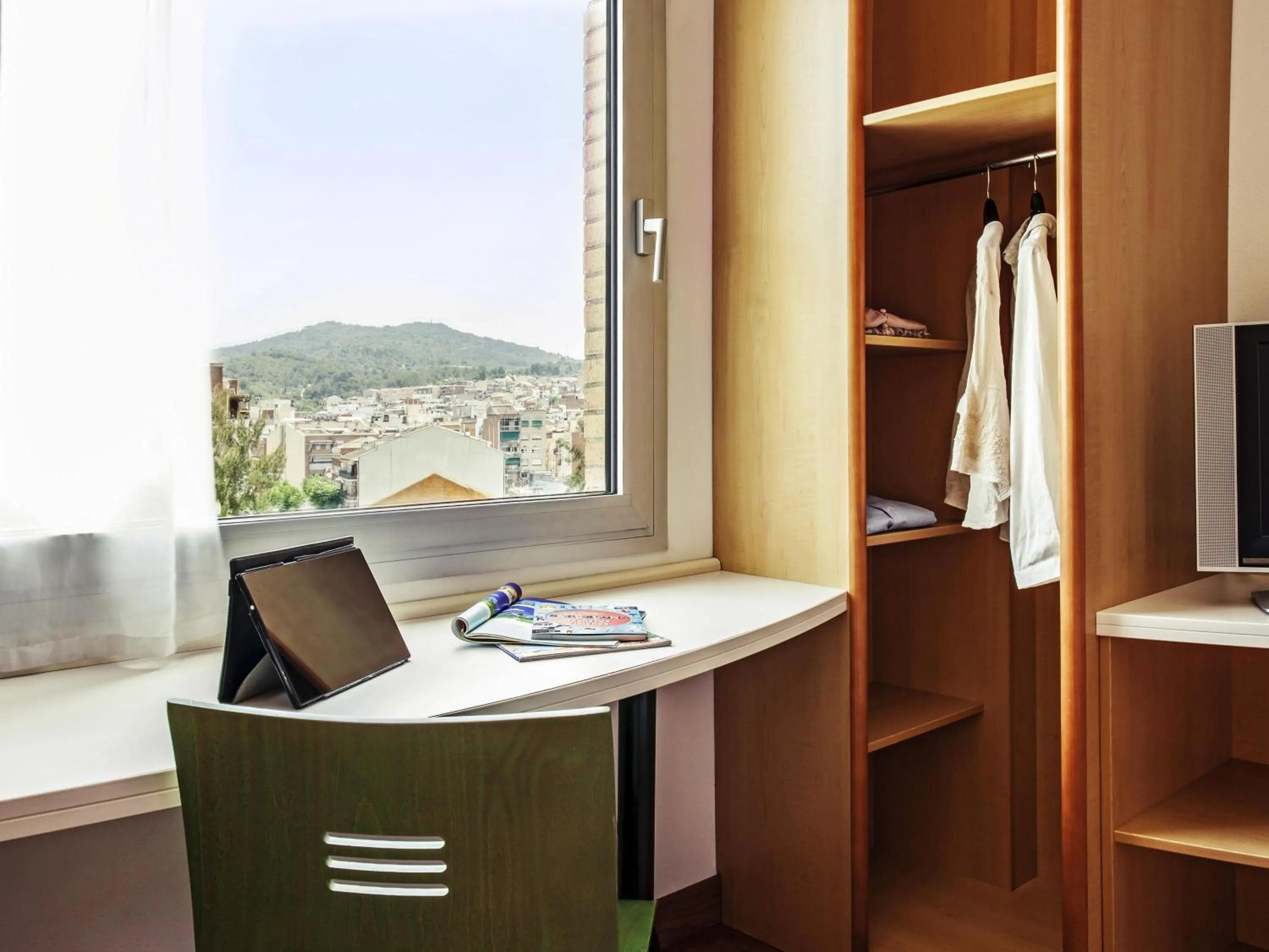 Bedroom in Ibis Barcelona Molins de Rei