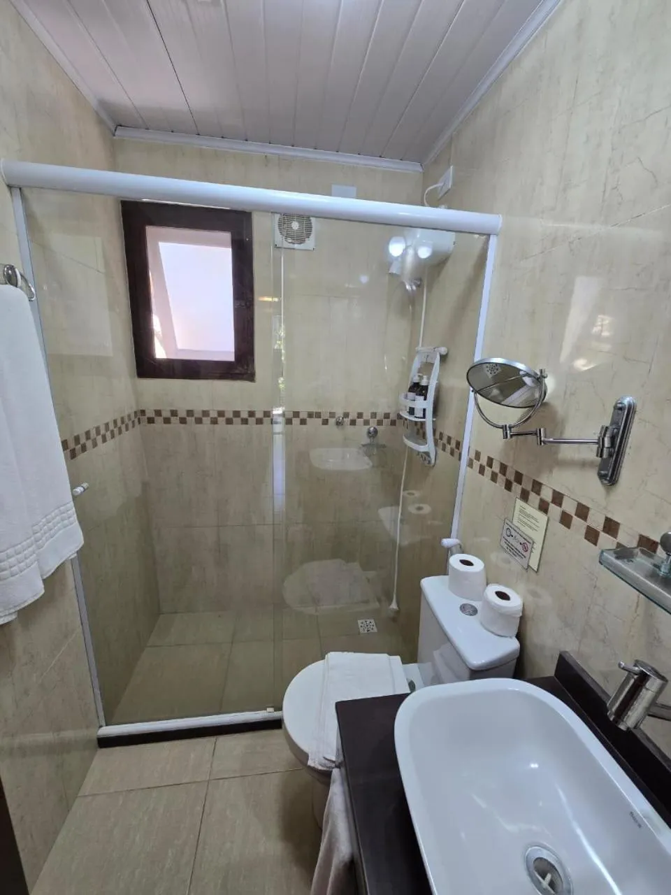 Shower in Eliconial Paraty Pousada