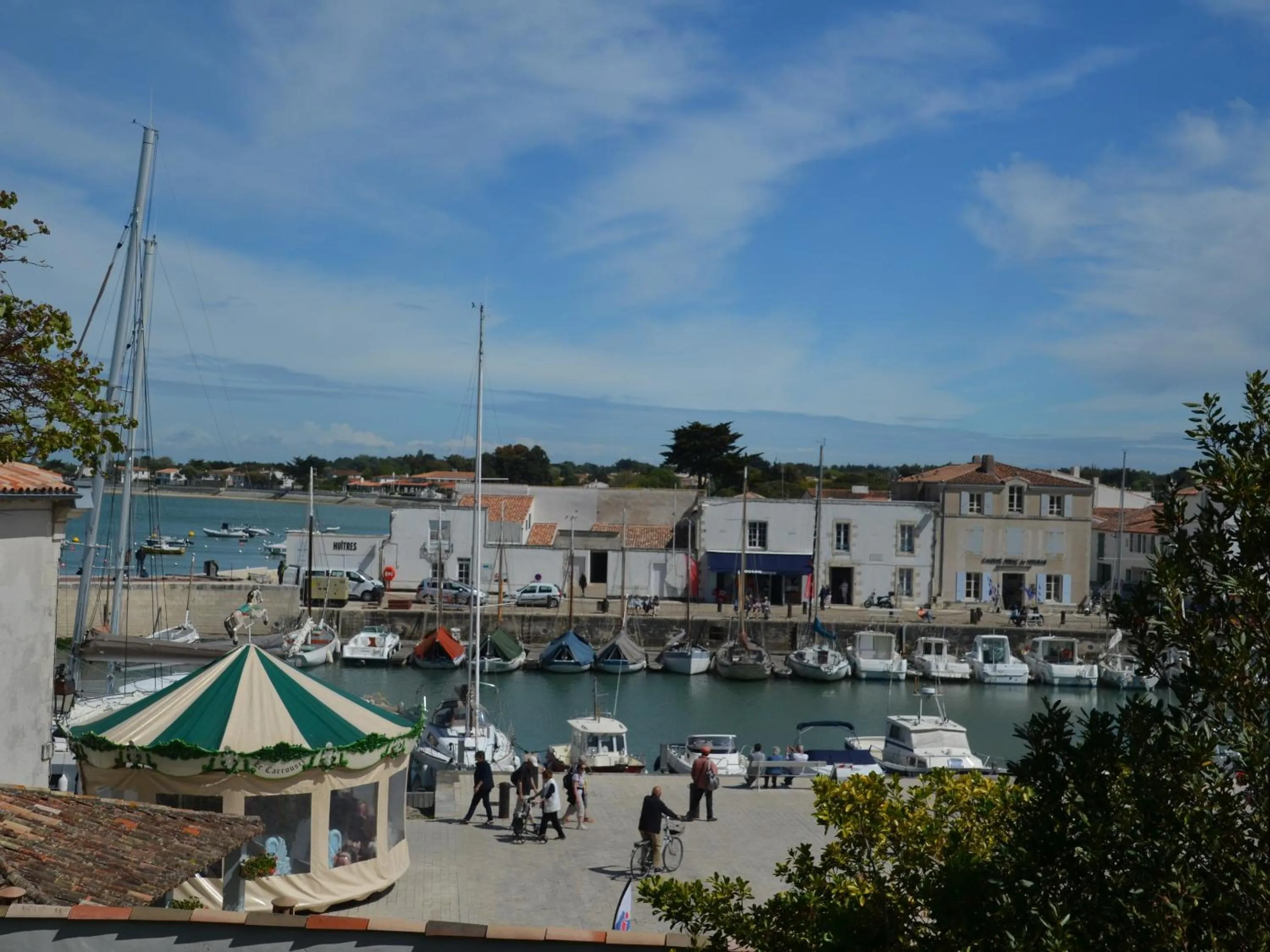 Activities in Le Mole (Appartements et Chambres)