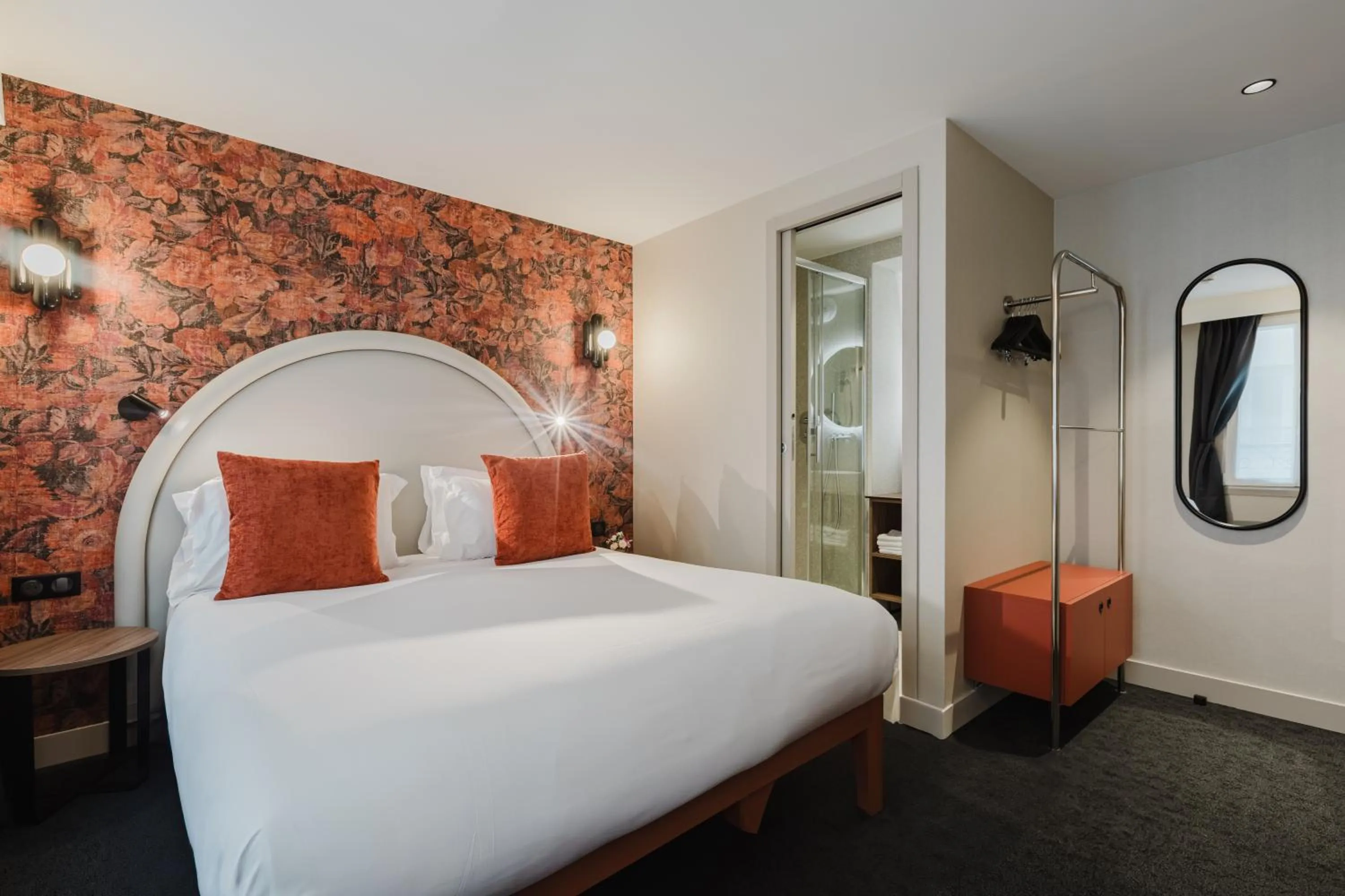 Bed in Hotel Prince Albert Opéra