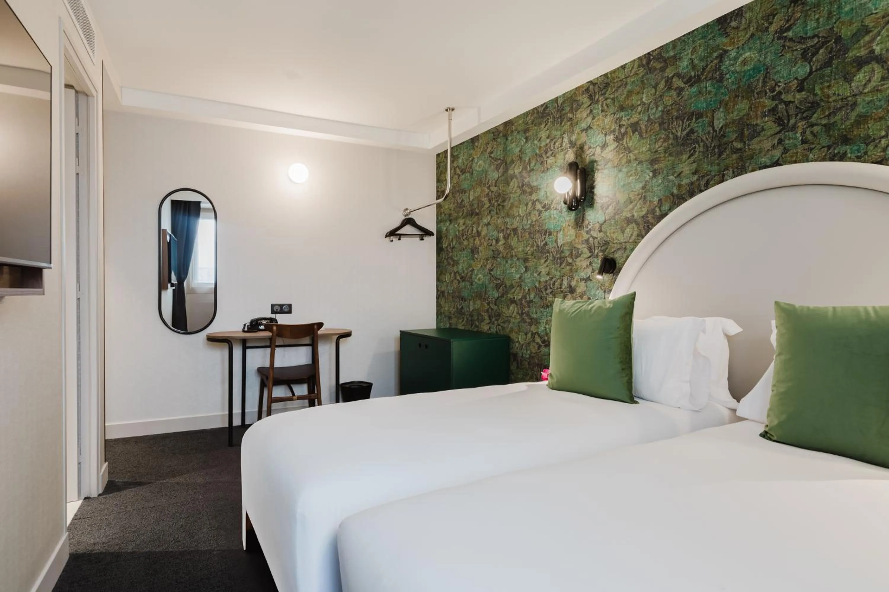 Bed in Hotel Prince Albert Opéra