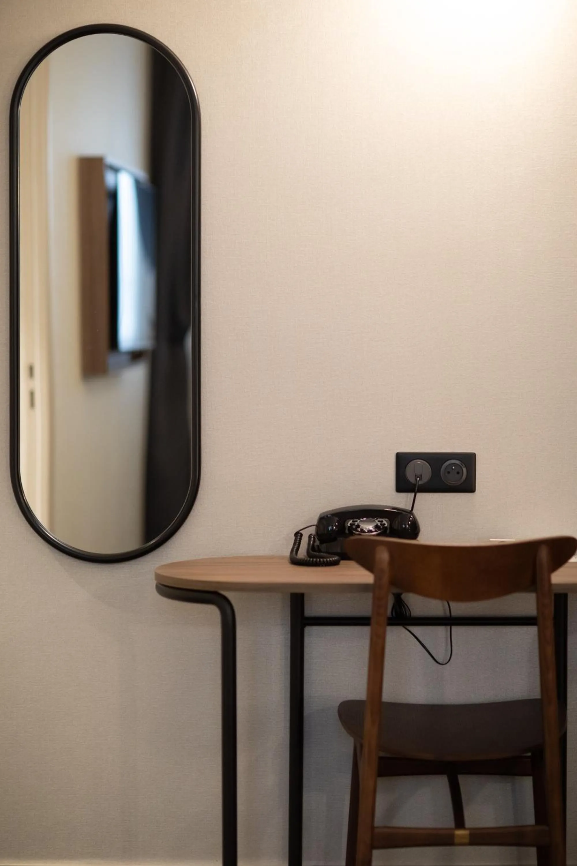 hair dresser in Hotel Prince Albert Opéra