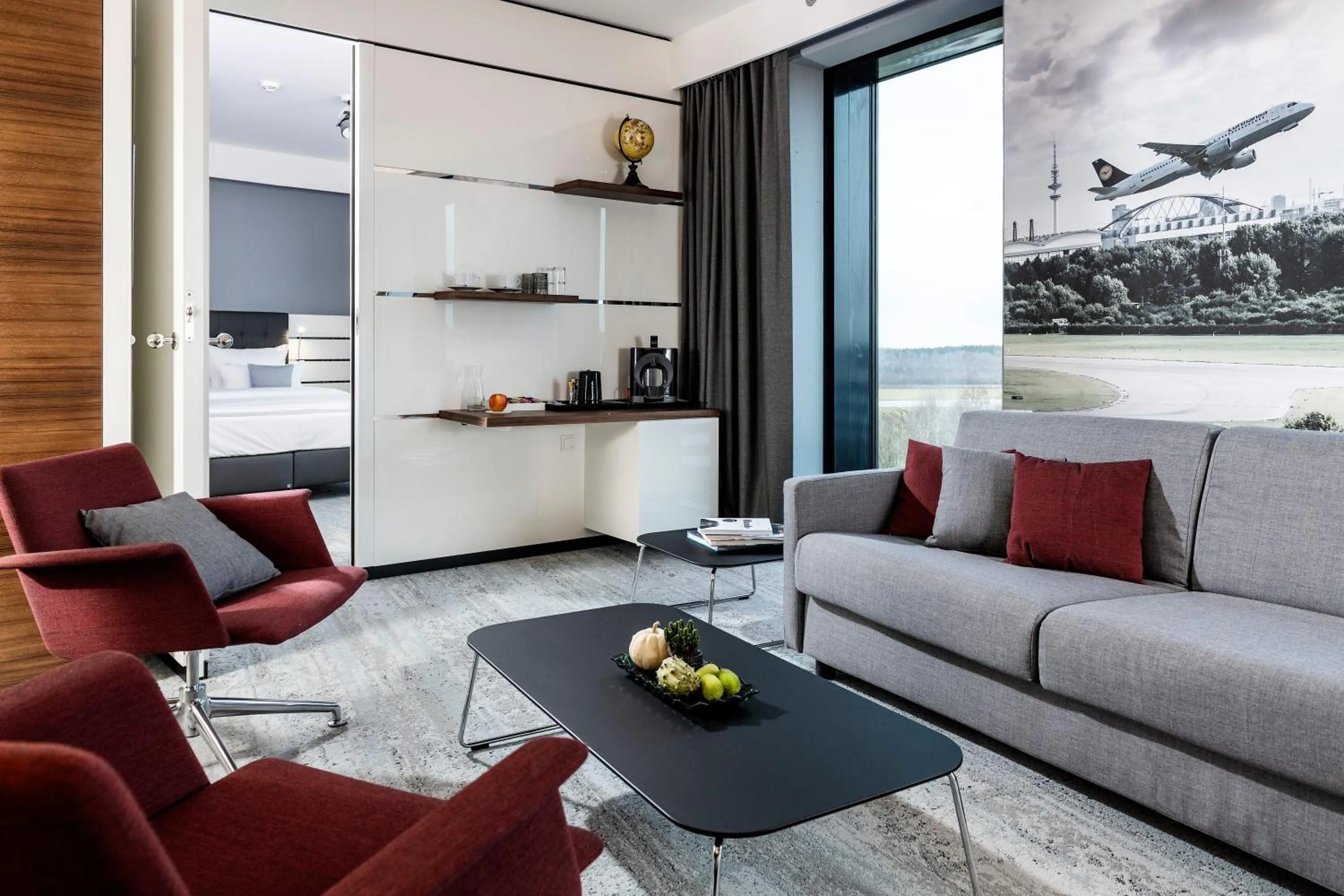 Seating area in Airport Plaza Hotel Hamburg