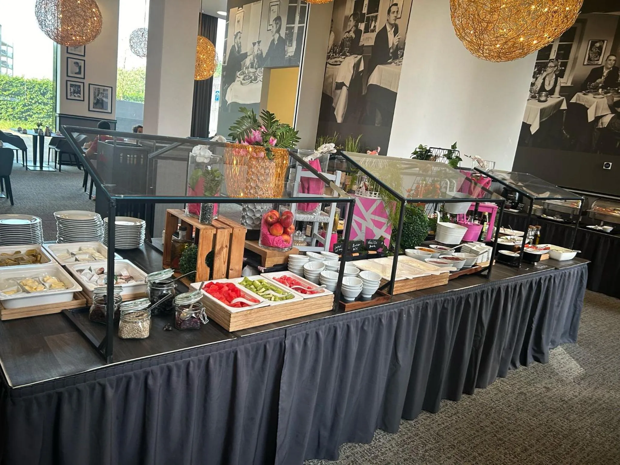 Buffet breakfast in Airport Plaza Hotel Hamburg