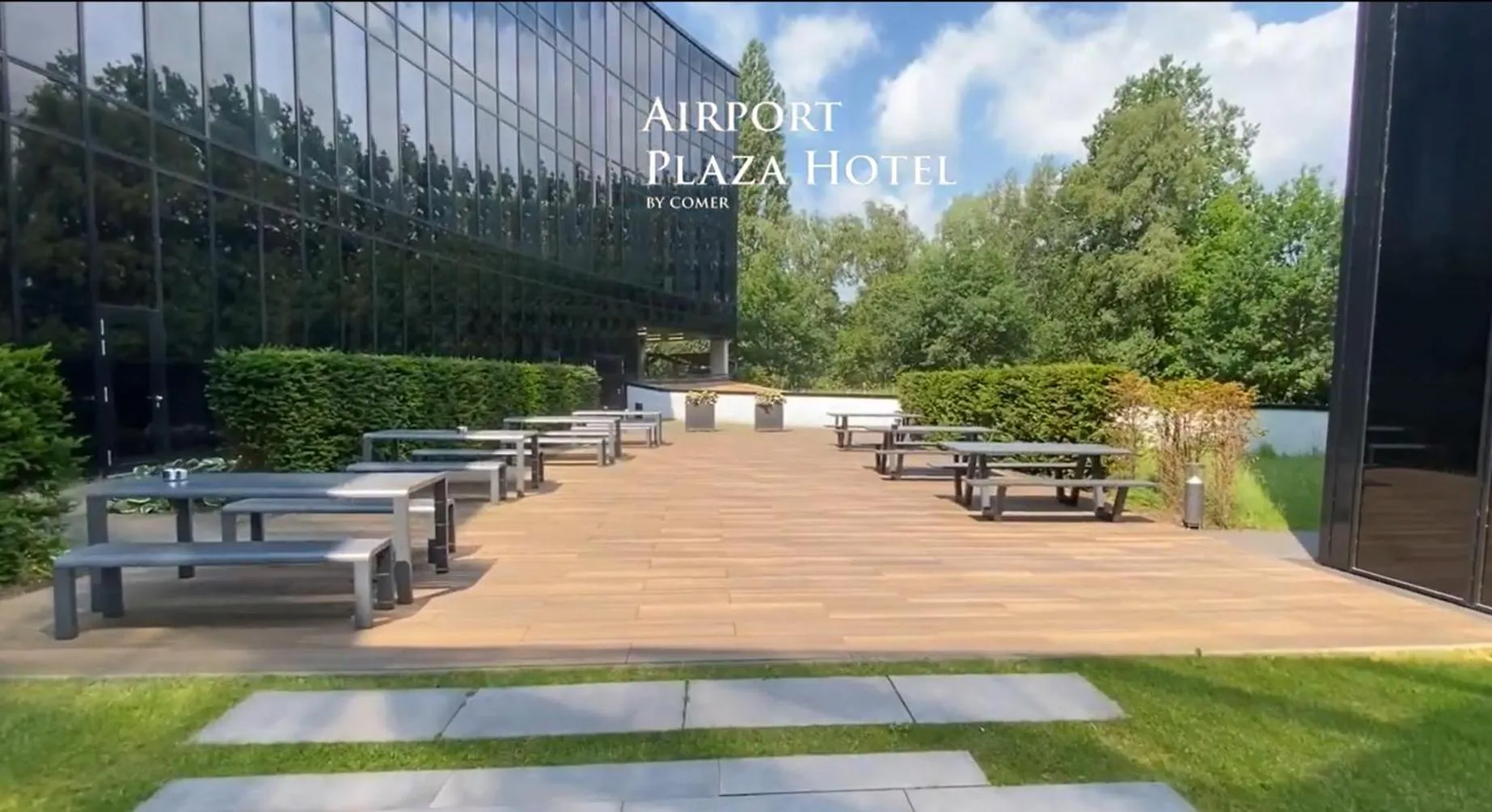 Balcony/Terrace in Airport Plaza Hotel Hamburg