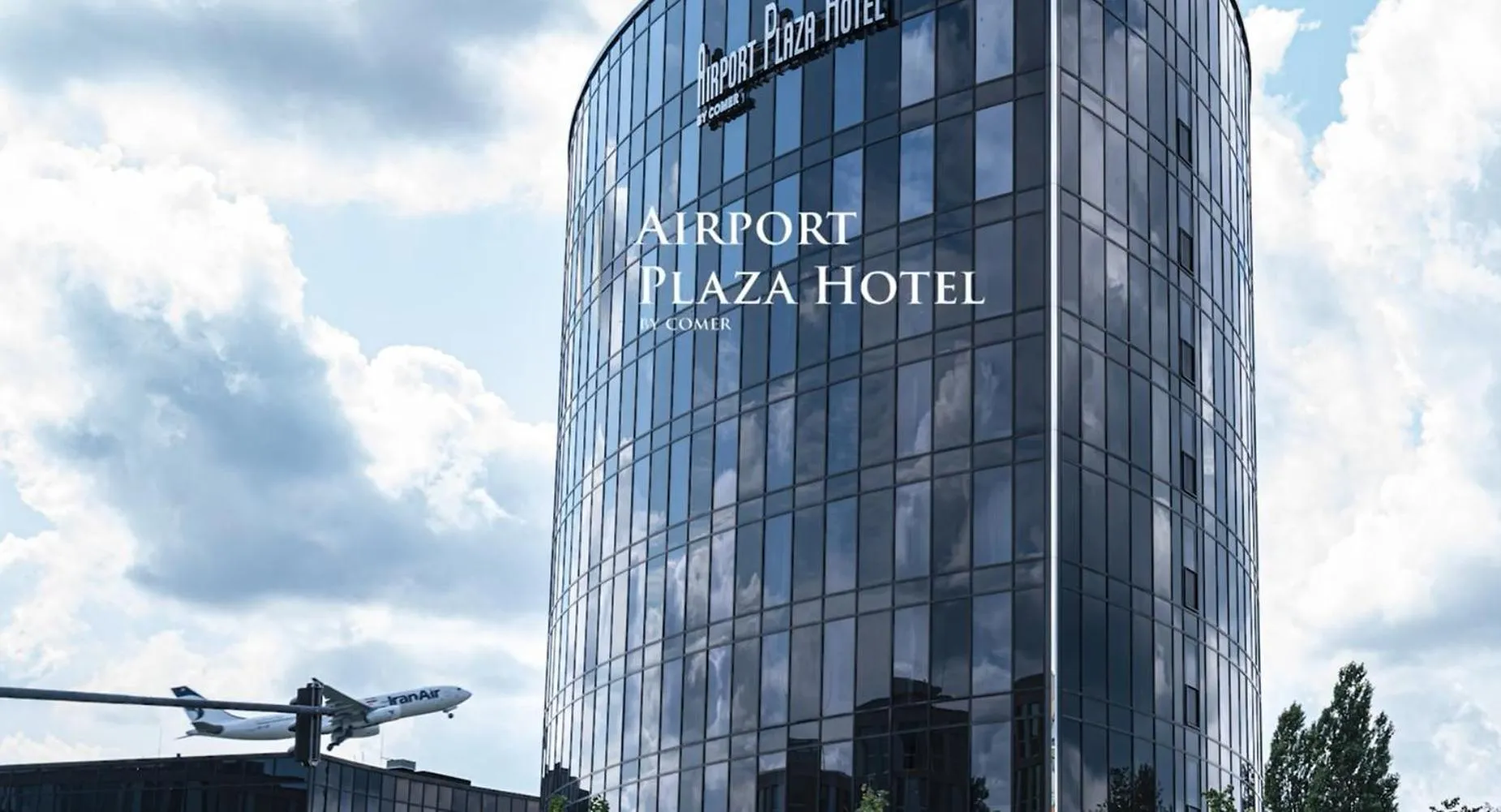 Property building in Airport Plaza Hotel Hamburg