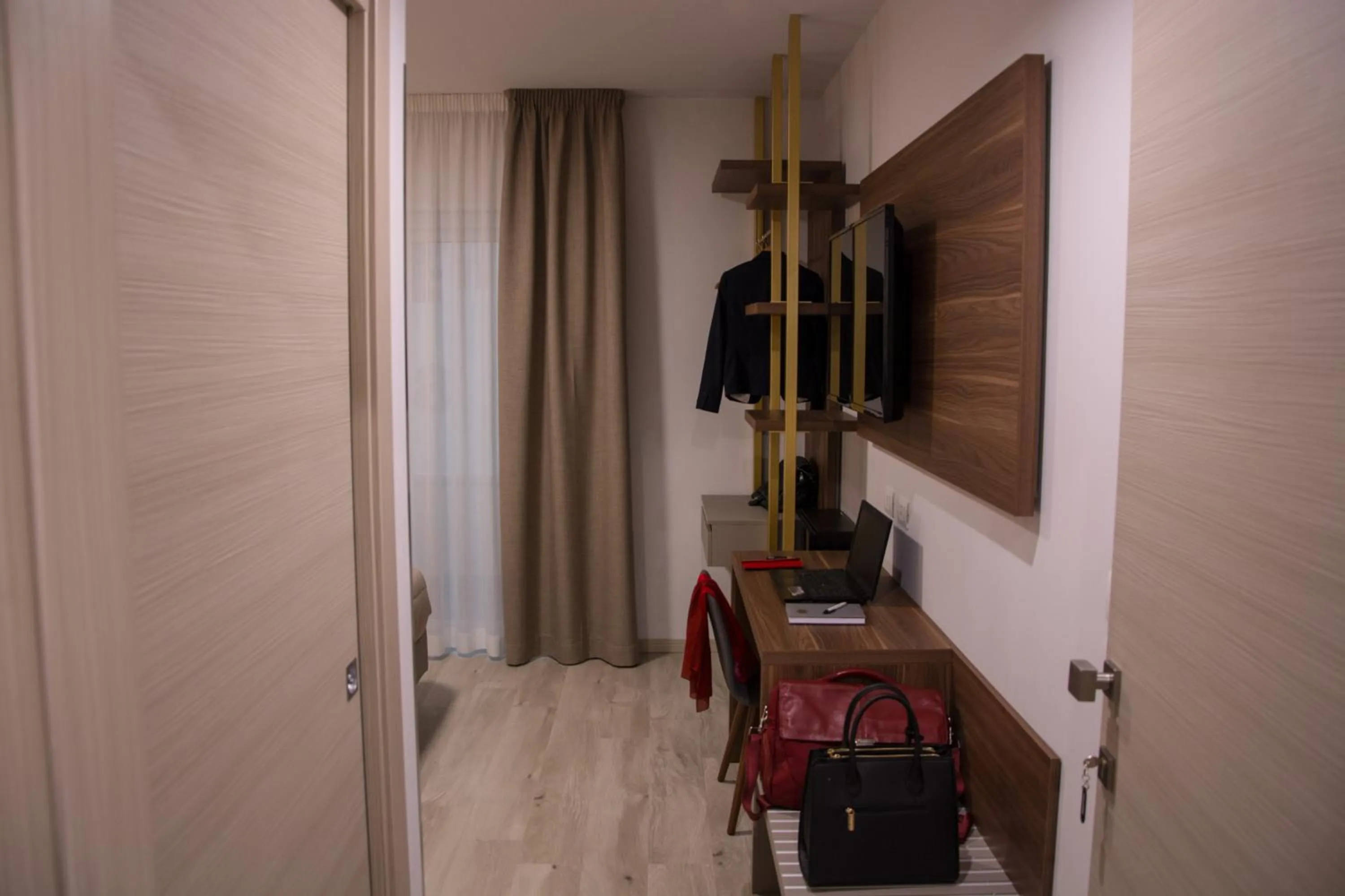 Photo of the whole room in 8room Hotel