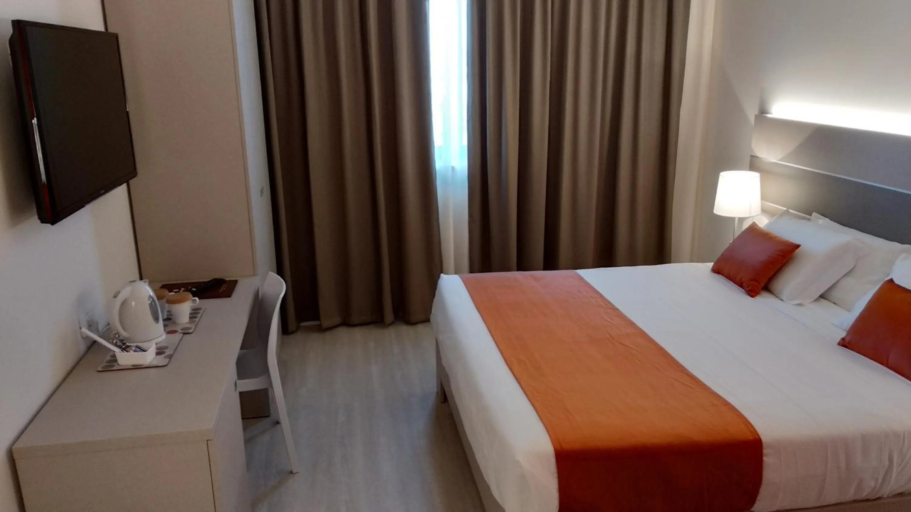 Photo of the whole room, Bed in Hotel Glis