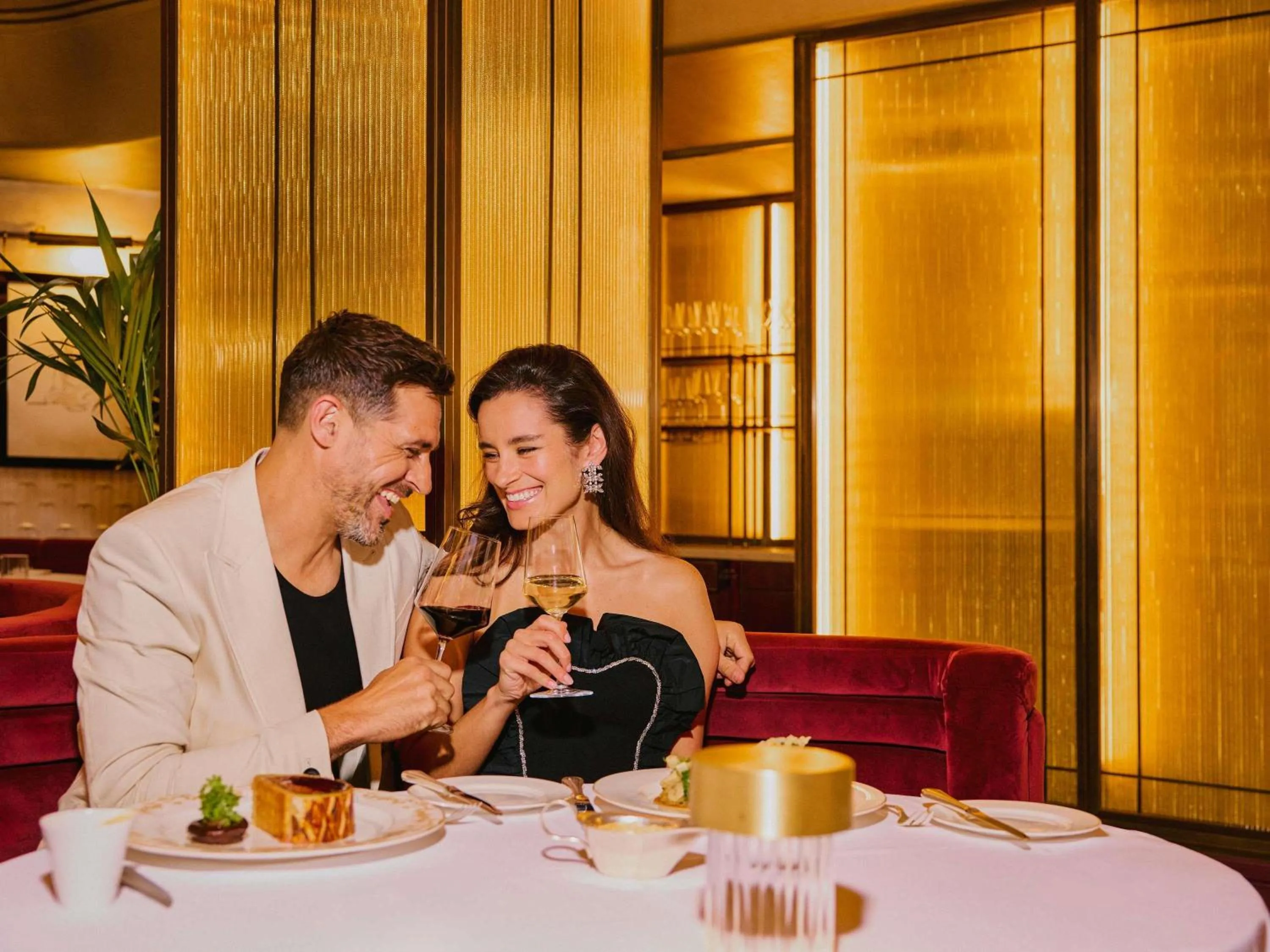 Restaurant/places to eat in The Savoy