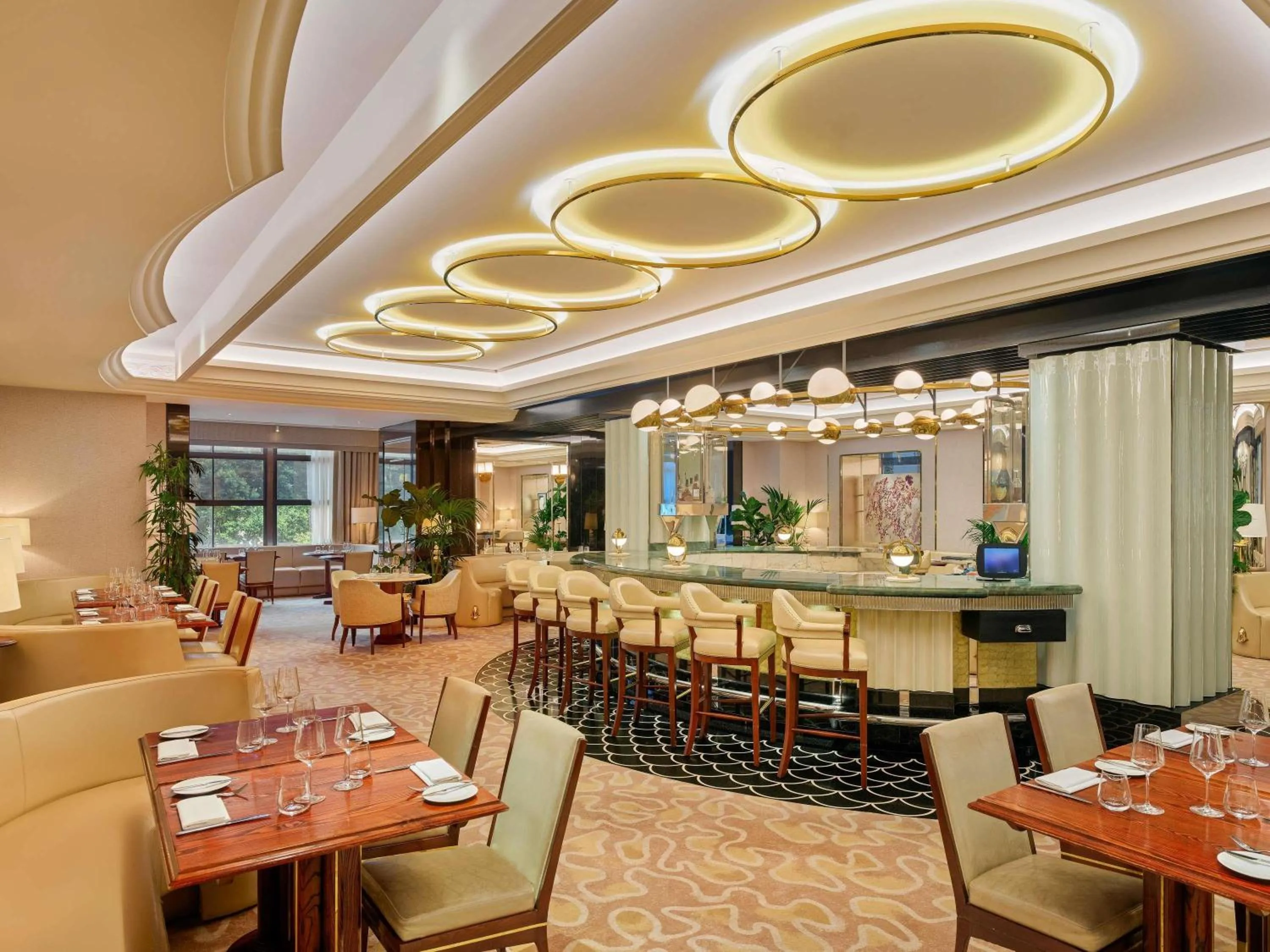 Restaurant/places to eat in The Savoy