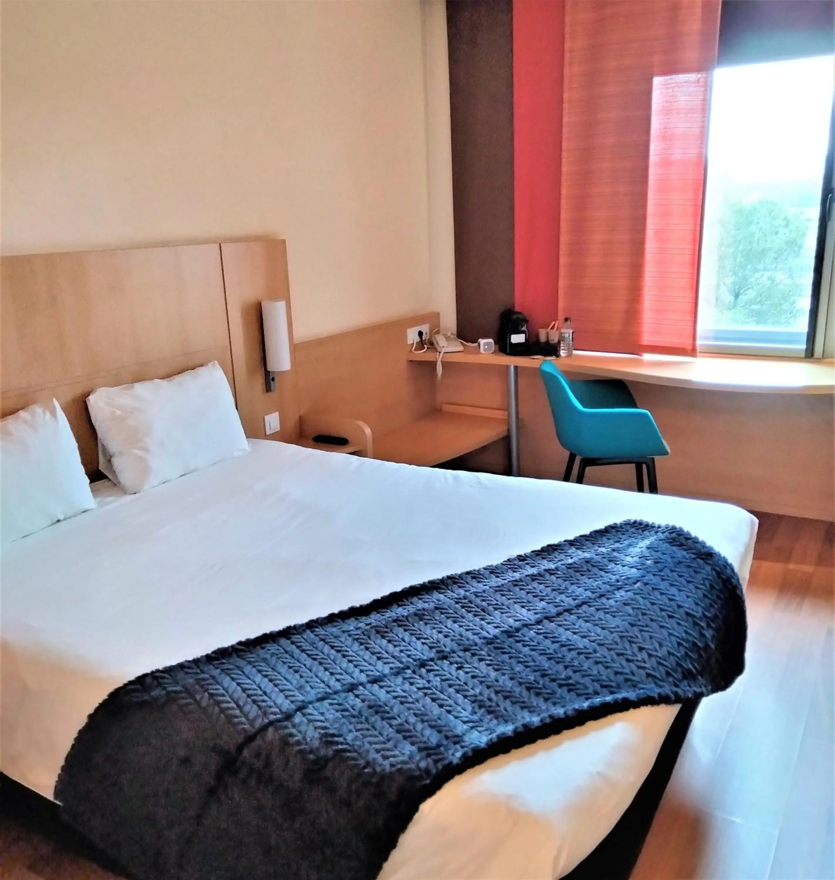 Bed in Ibis Barcelona Mollet