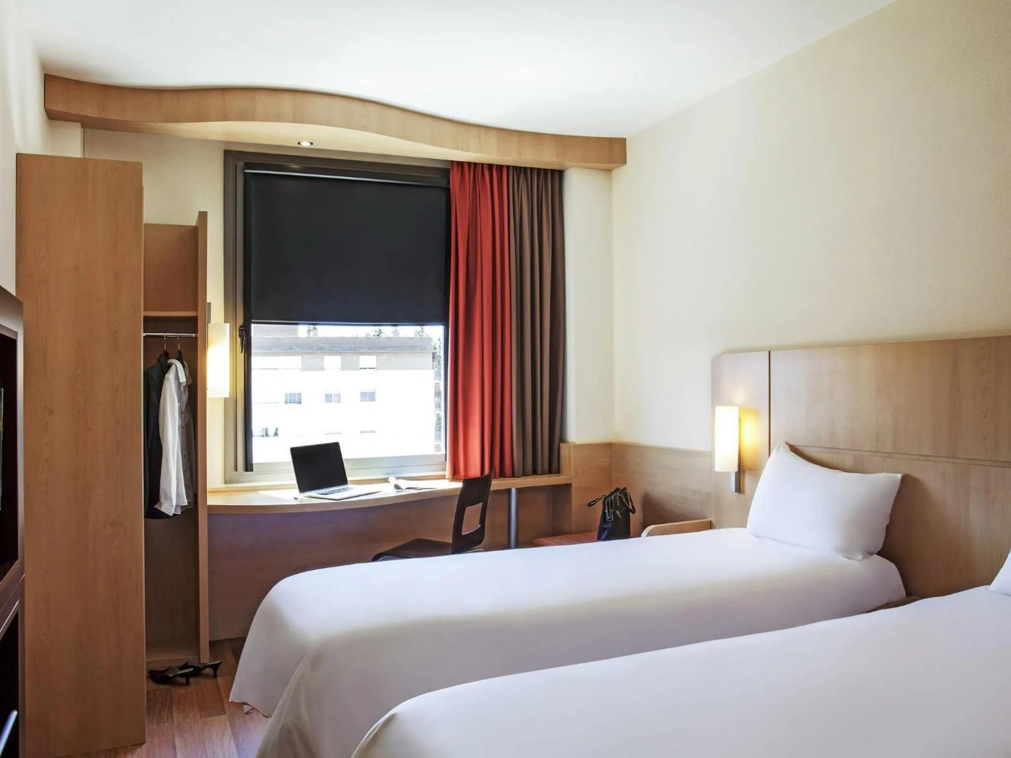 Bedroom, Bed in Ibis Barcelona Mollet