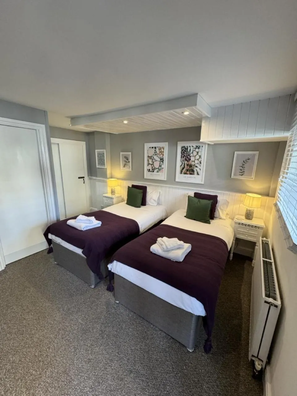 Bedroom, Bed in The Windsor Trooper Pub & Inn