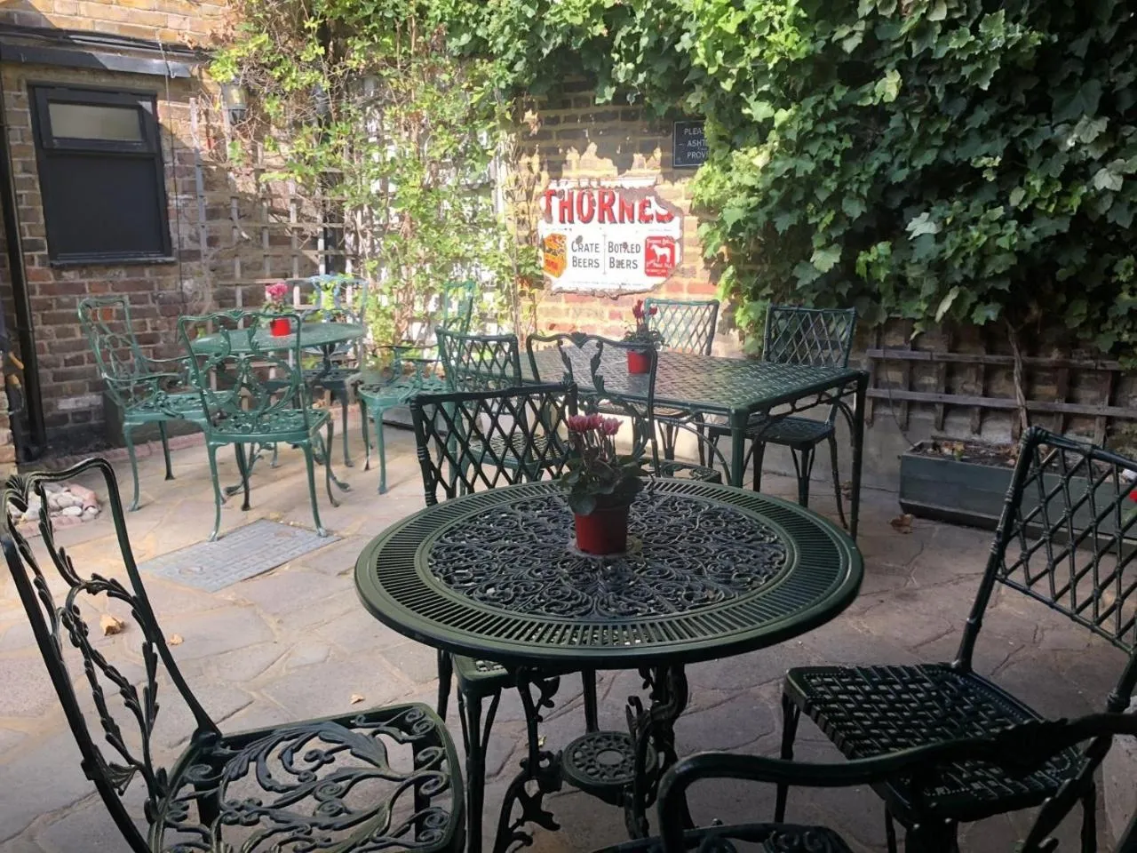 Patio in The Windsor Trooper Pub & Inn