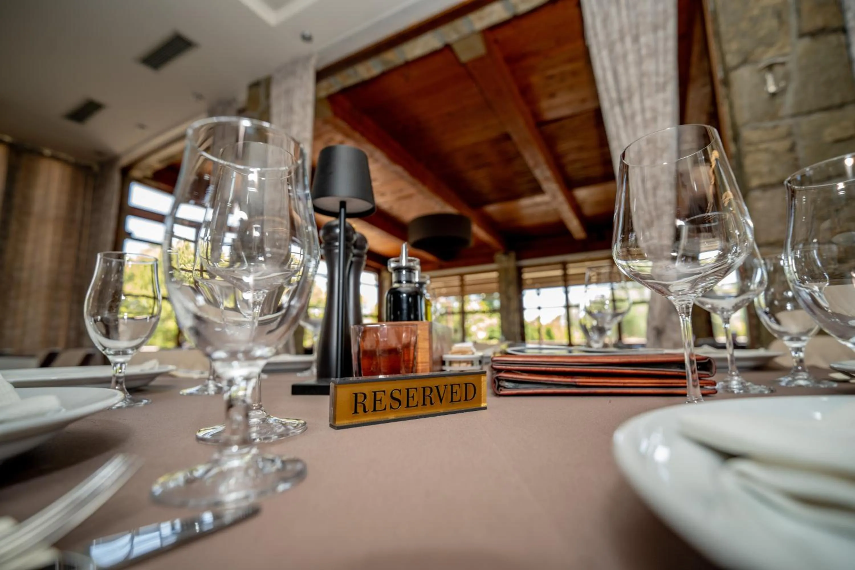 Restaurant/places to eat in Hotel Aria