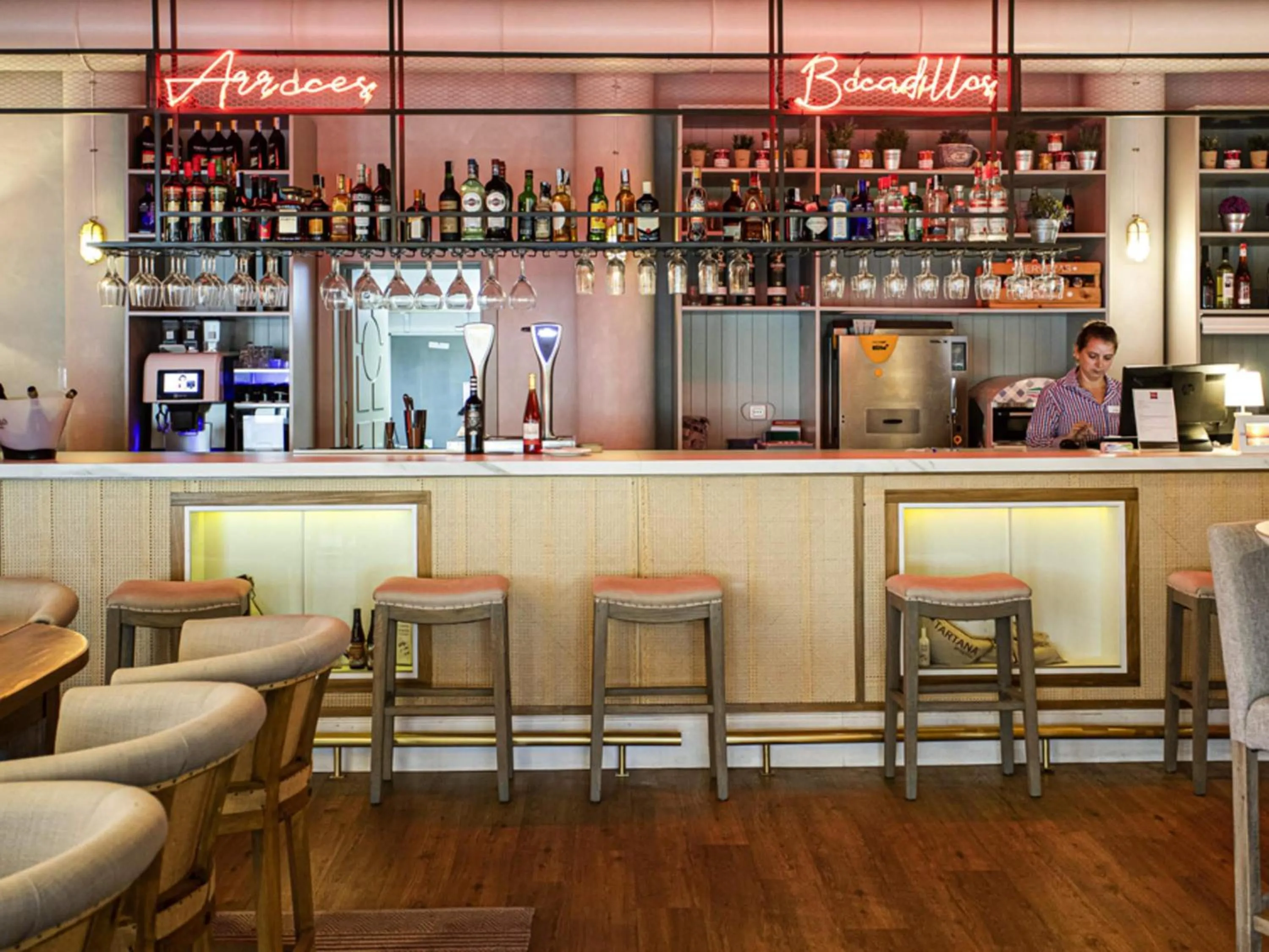 Property building in Ibis Valencia Alfafar