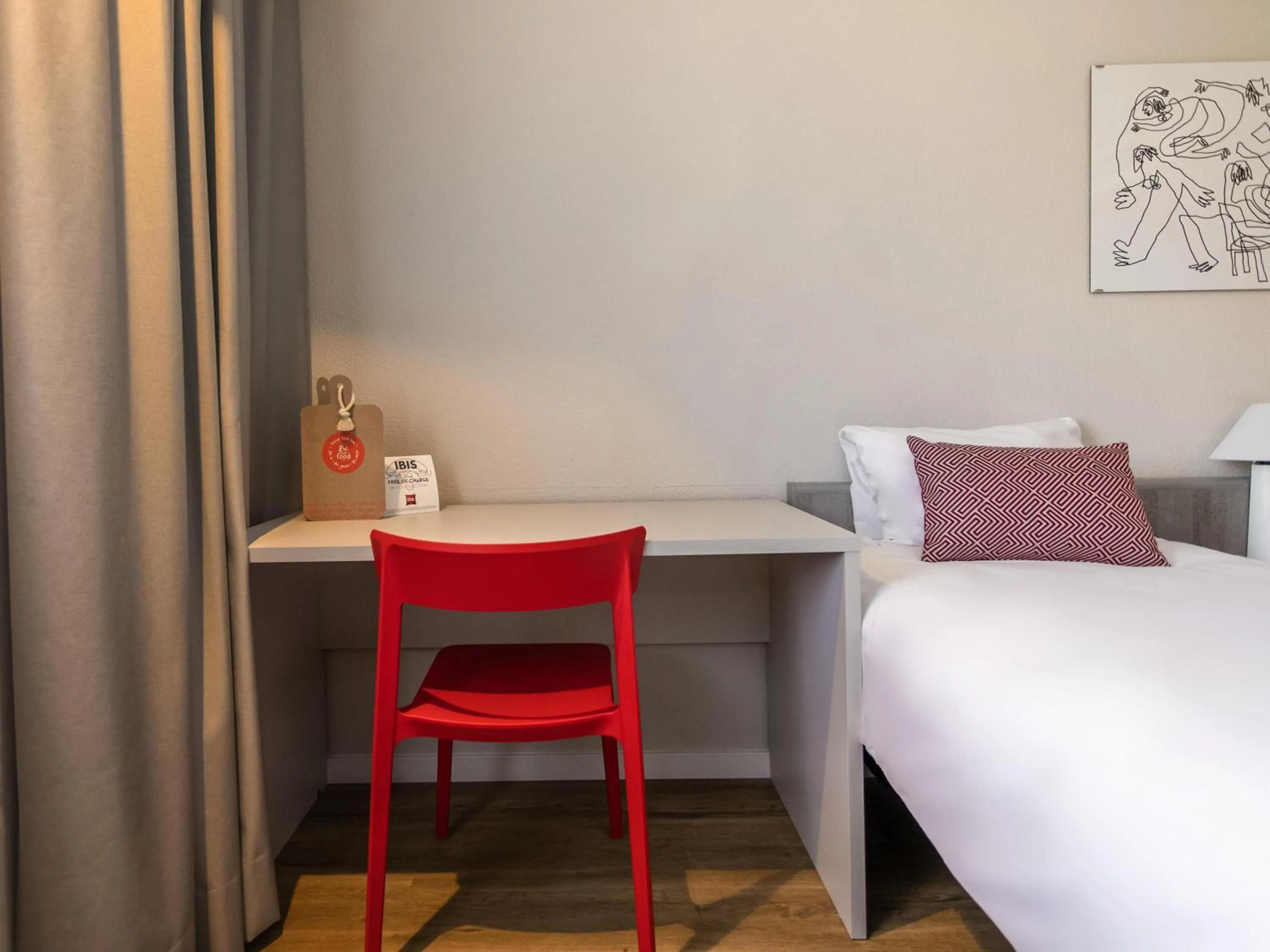 Bedroom, Bed in Ibis Valencia Alfafar