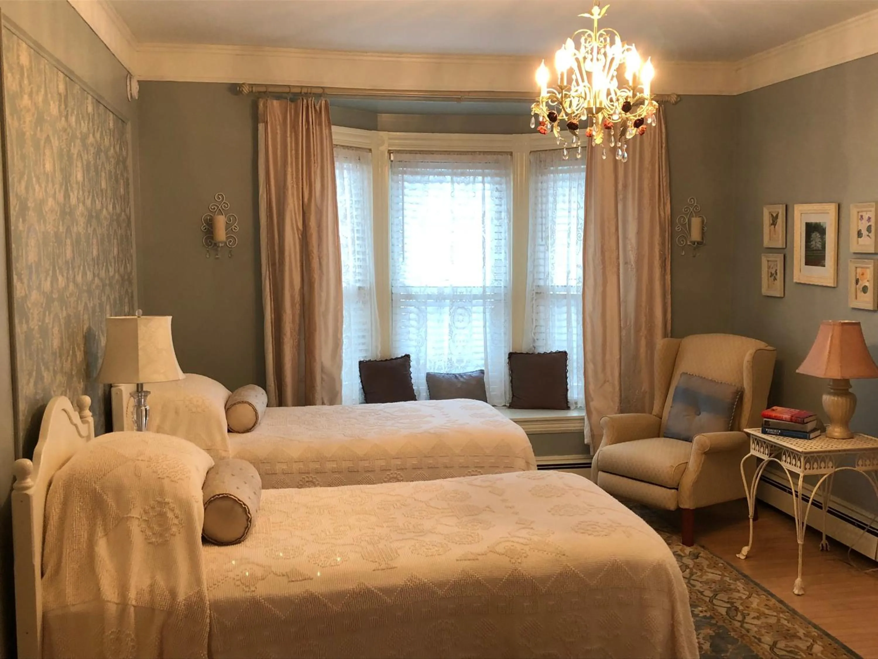Standard Double Room in Penley House Bed & Breakfast