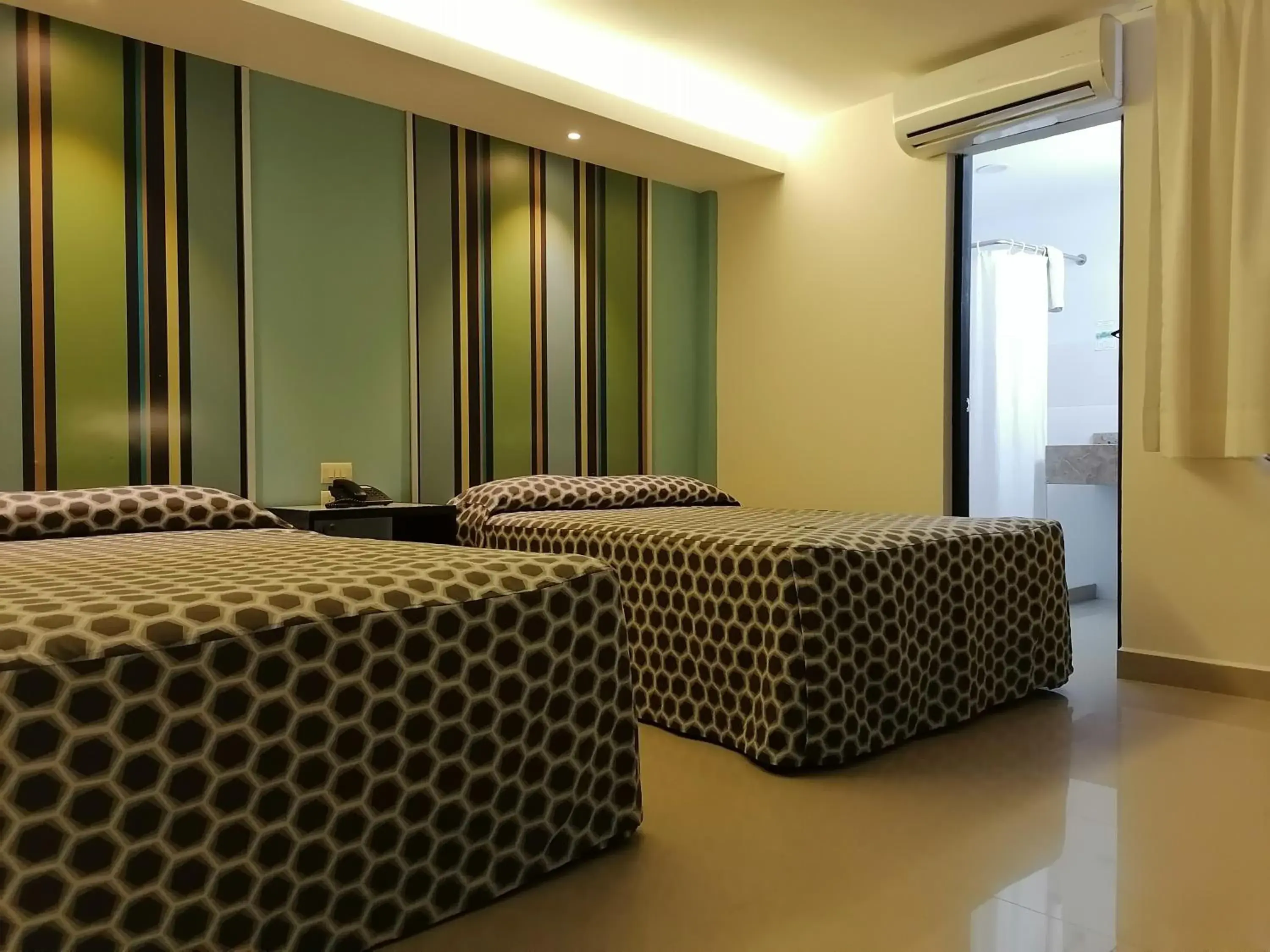 Economy Twin Room in Hotel Mar y Tierra Economy Twin Room in Hotel Mar y Tierra