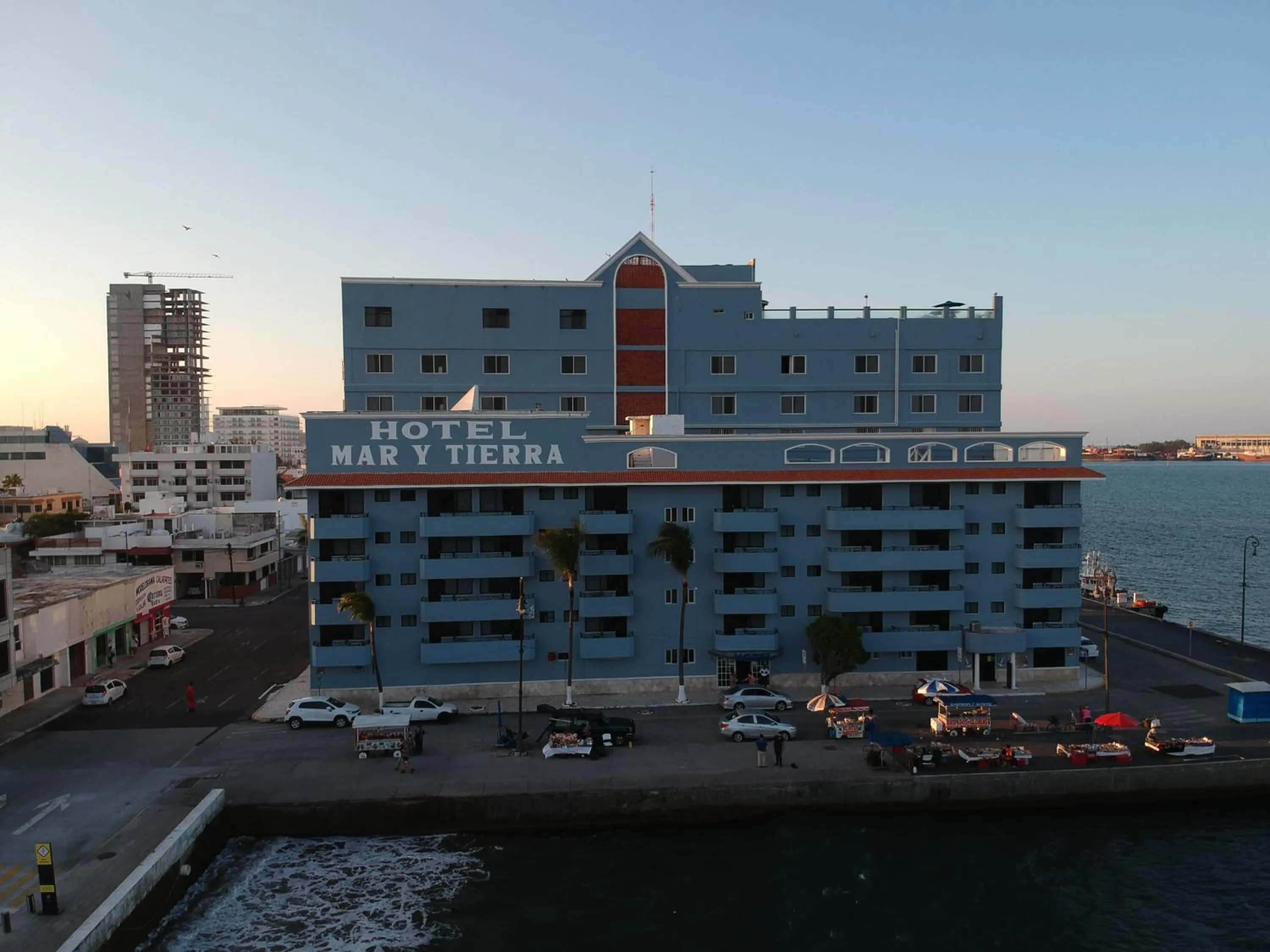 Property building in Hotel Mar y Tierra