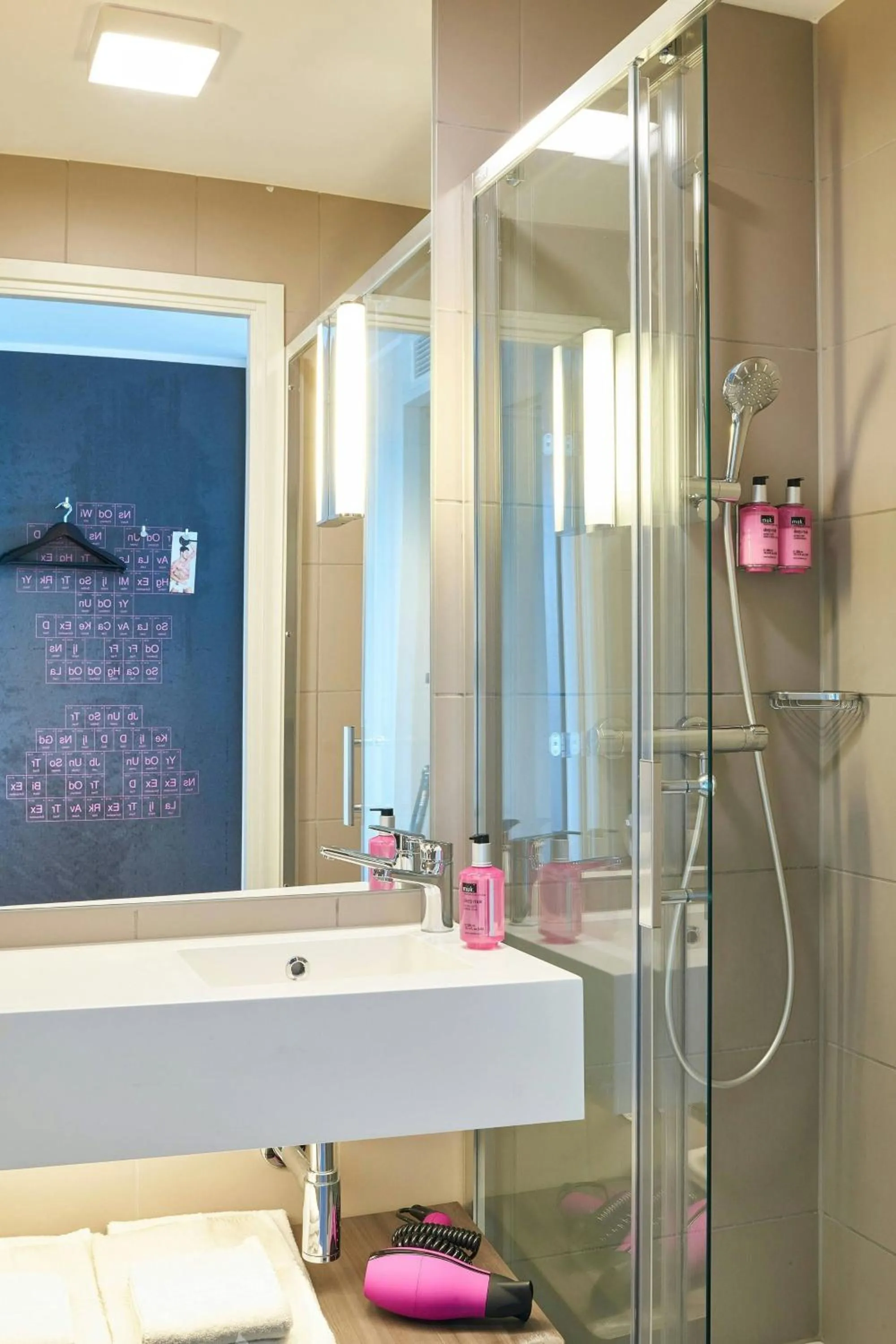 Bathroom in Moxy Munich Messe