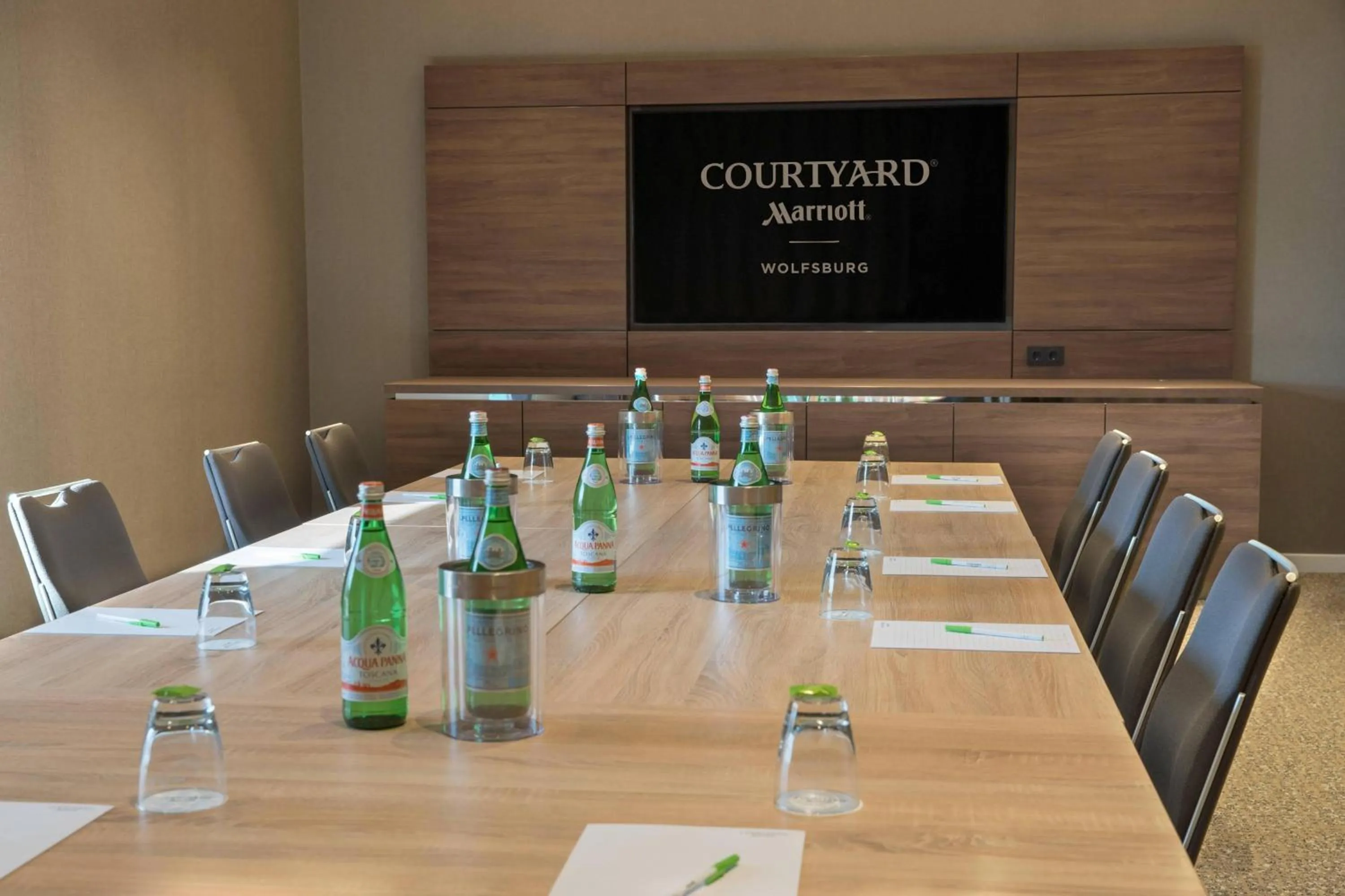 Meeting/conference room in Courtyard by Marriott Wolfsburg