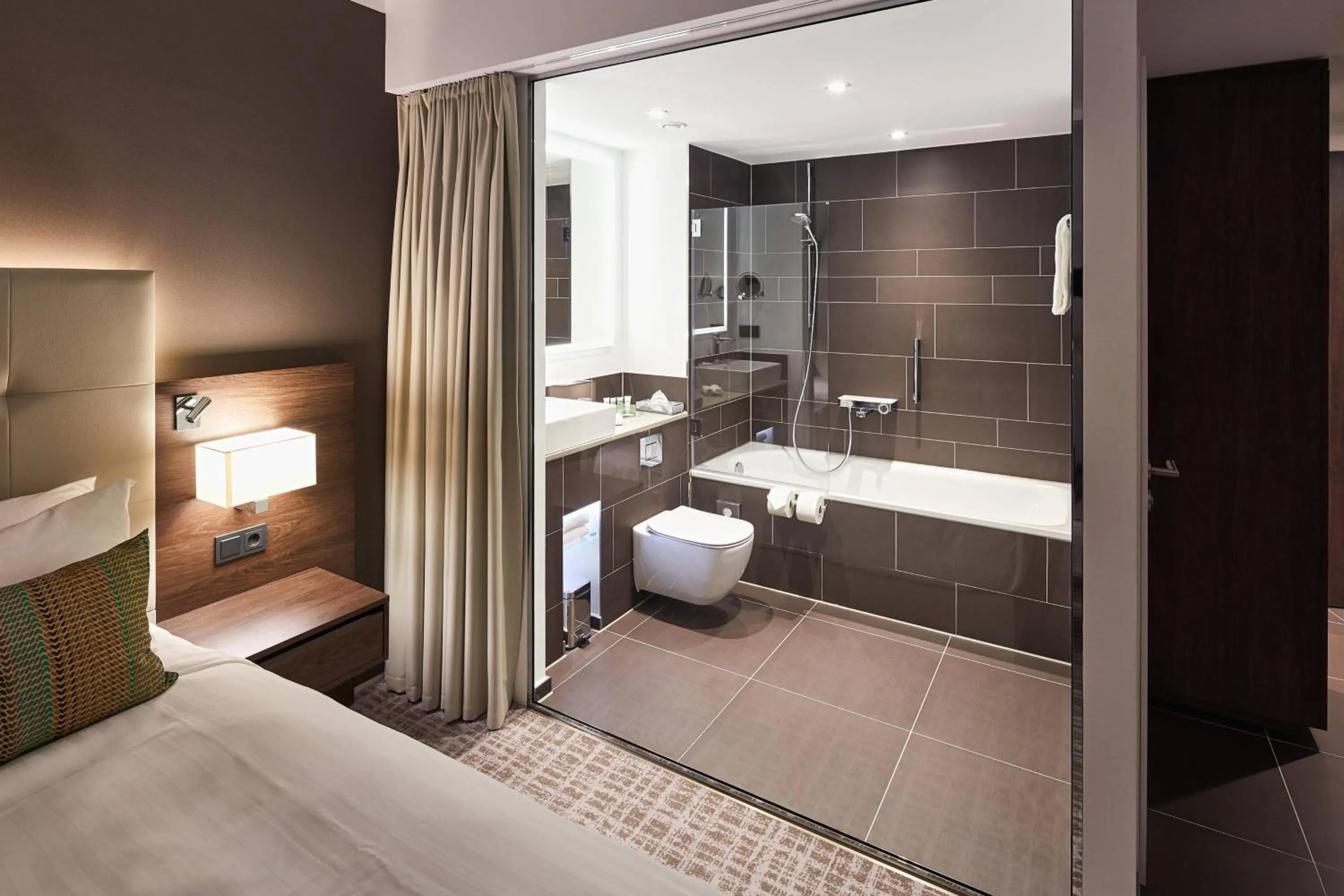 Bathroom, Bed in Courtyard by Marriott Wolfsburg