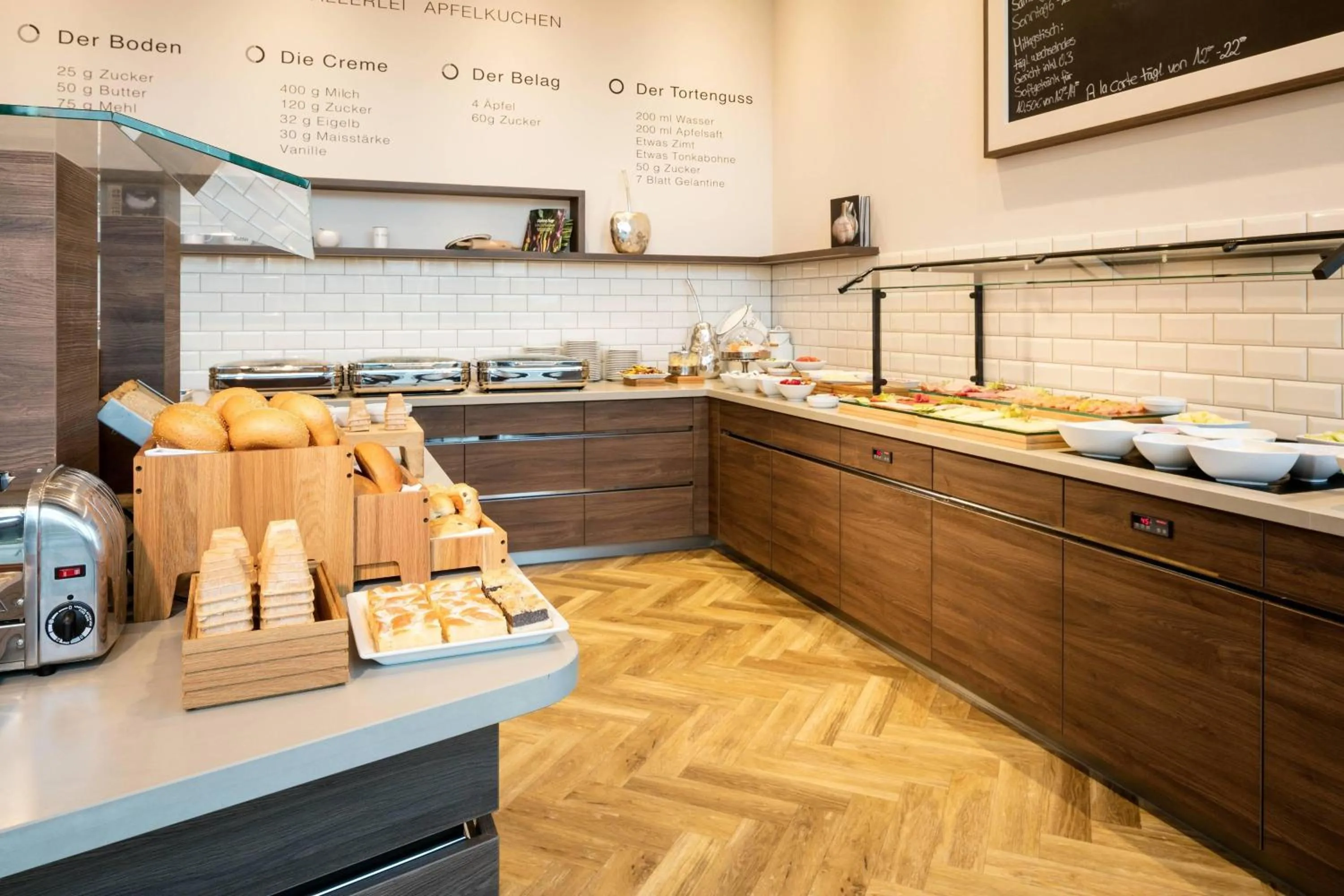 Breakfast in Courtyard by Marriott Wolfsburg