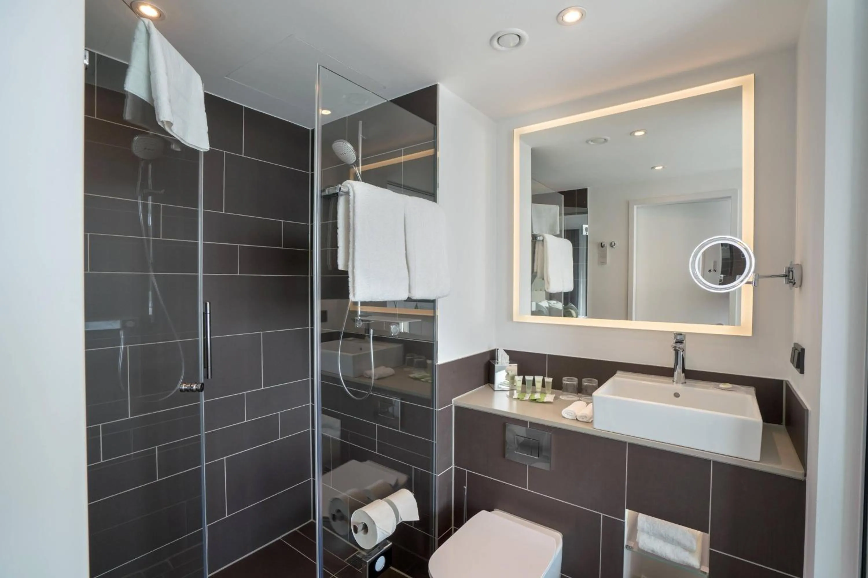 Bathroom in Courtyard by Marriott Wolfsburg