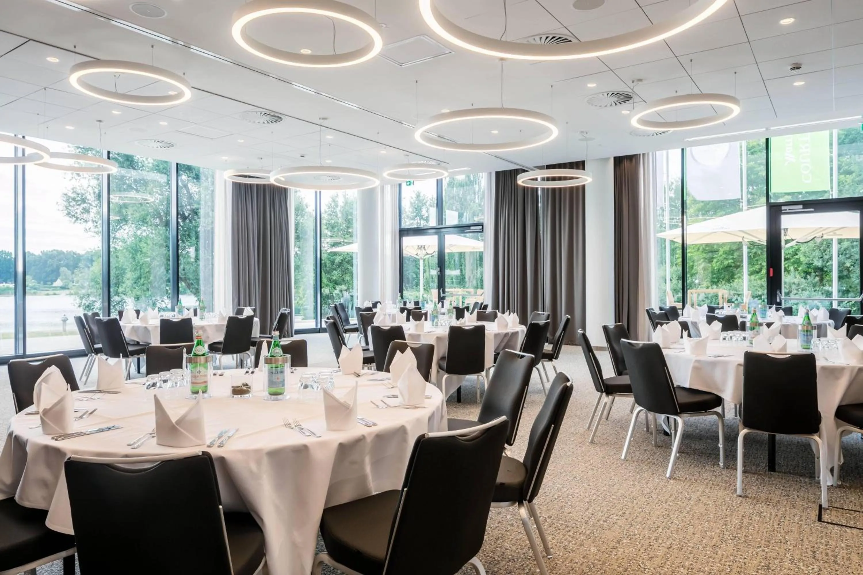 Meeting/conference room in Courtyard by Marriott Wolfsburg
