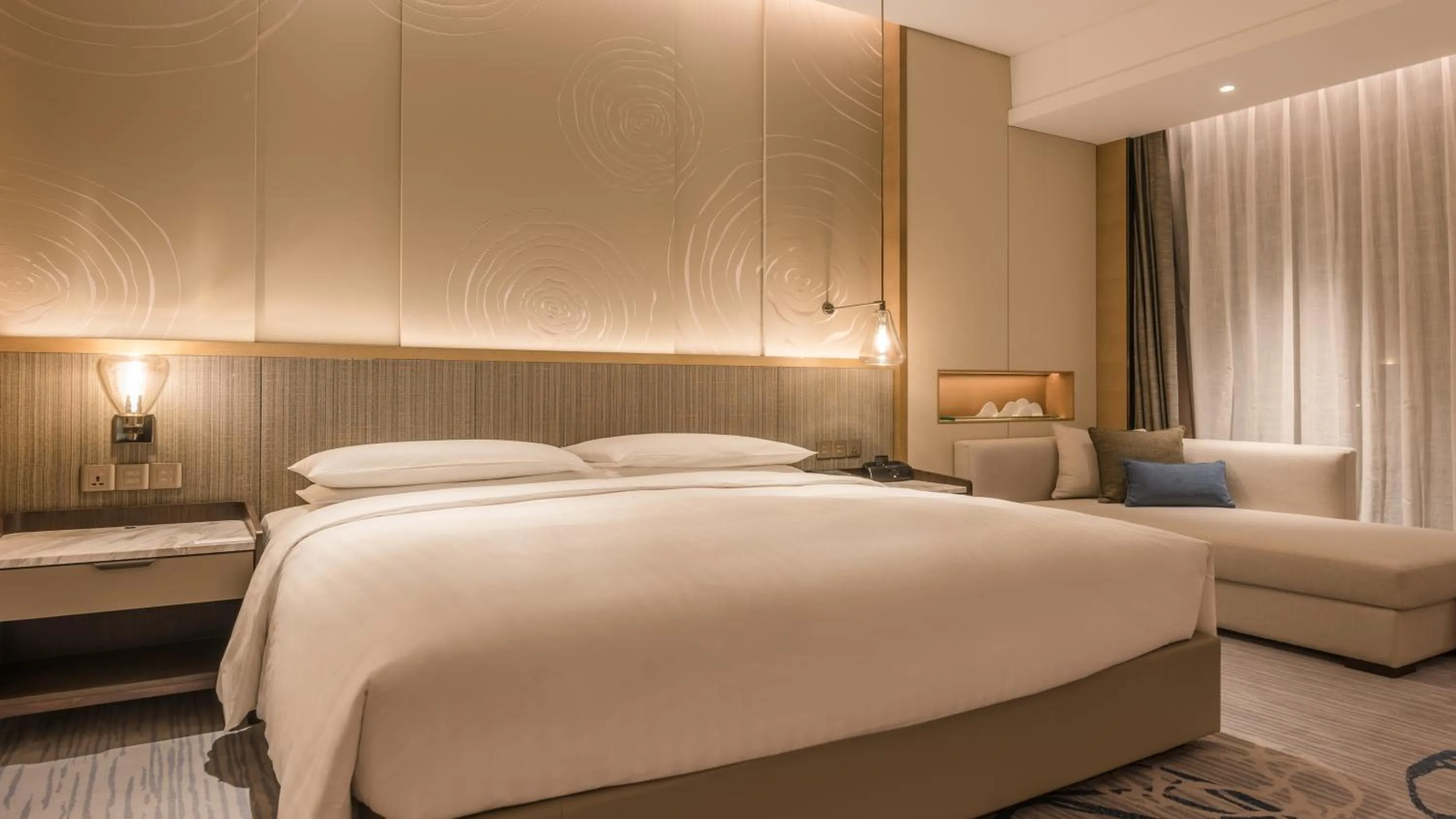 furniture, Bed in Suzhou Marriott Hotel Taihu Lake