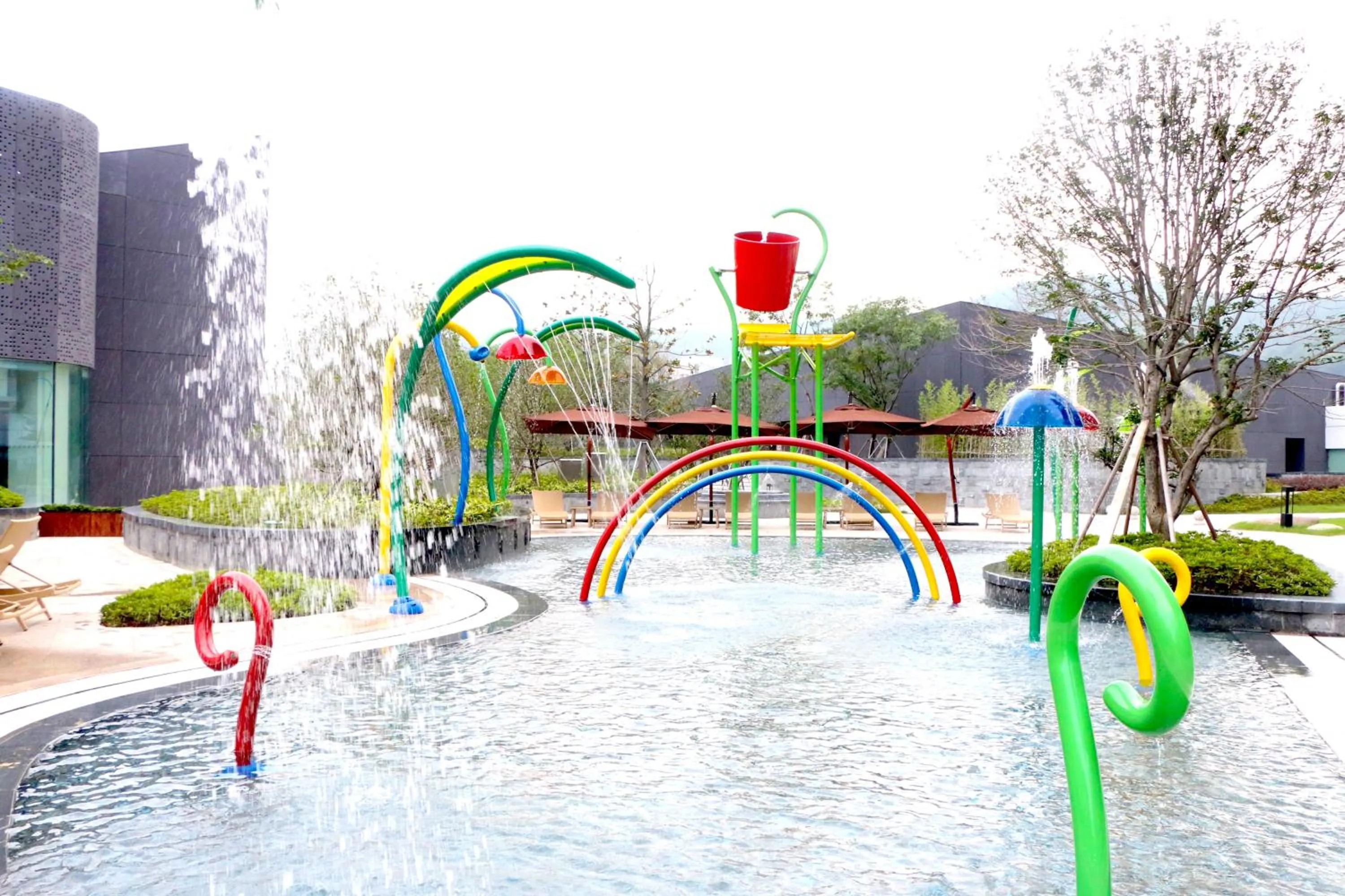 Swimming pool in Suzhou Marriott Hotel Taihu Lake