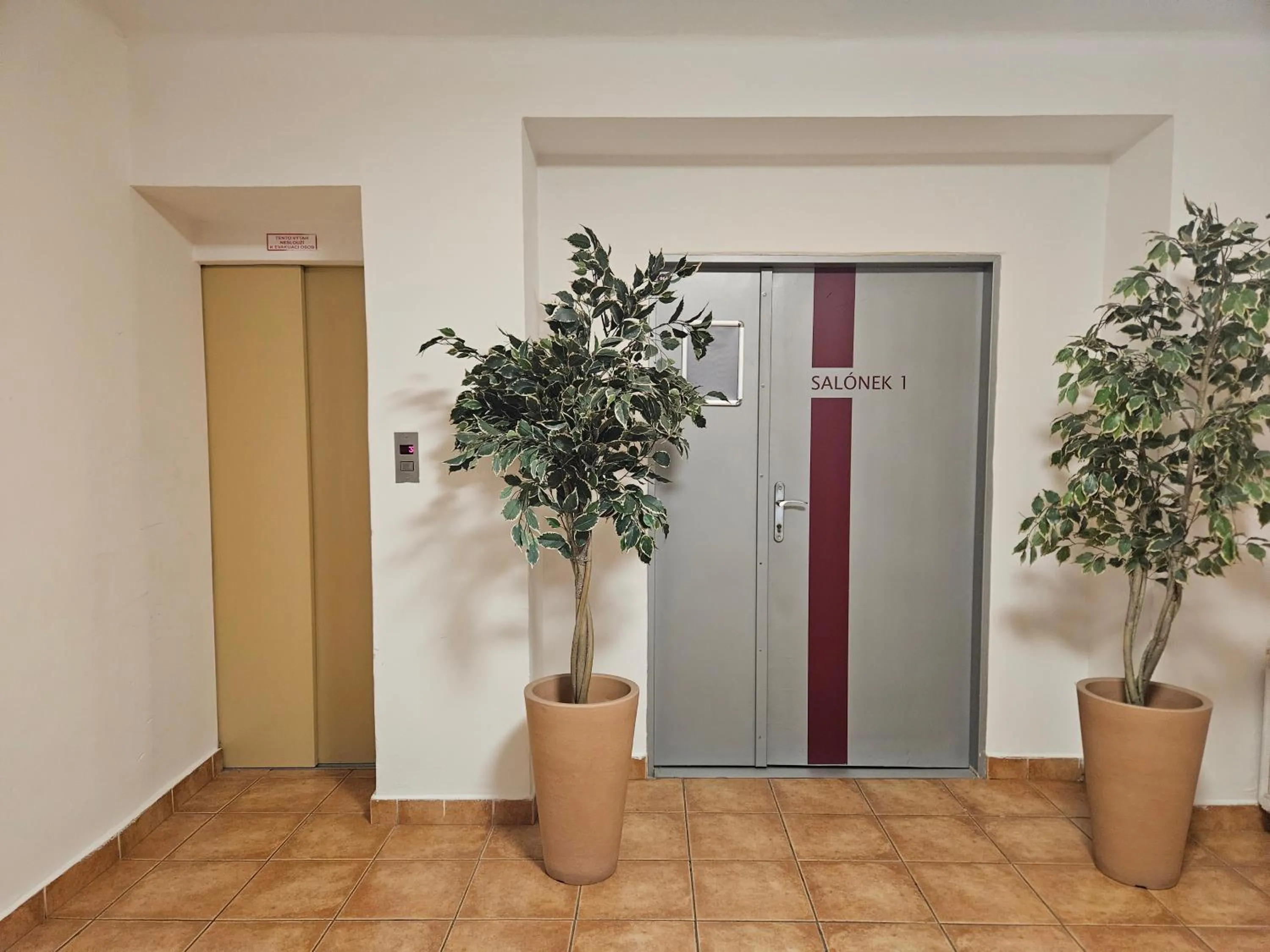 Property building in Hotel Trim