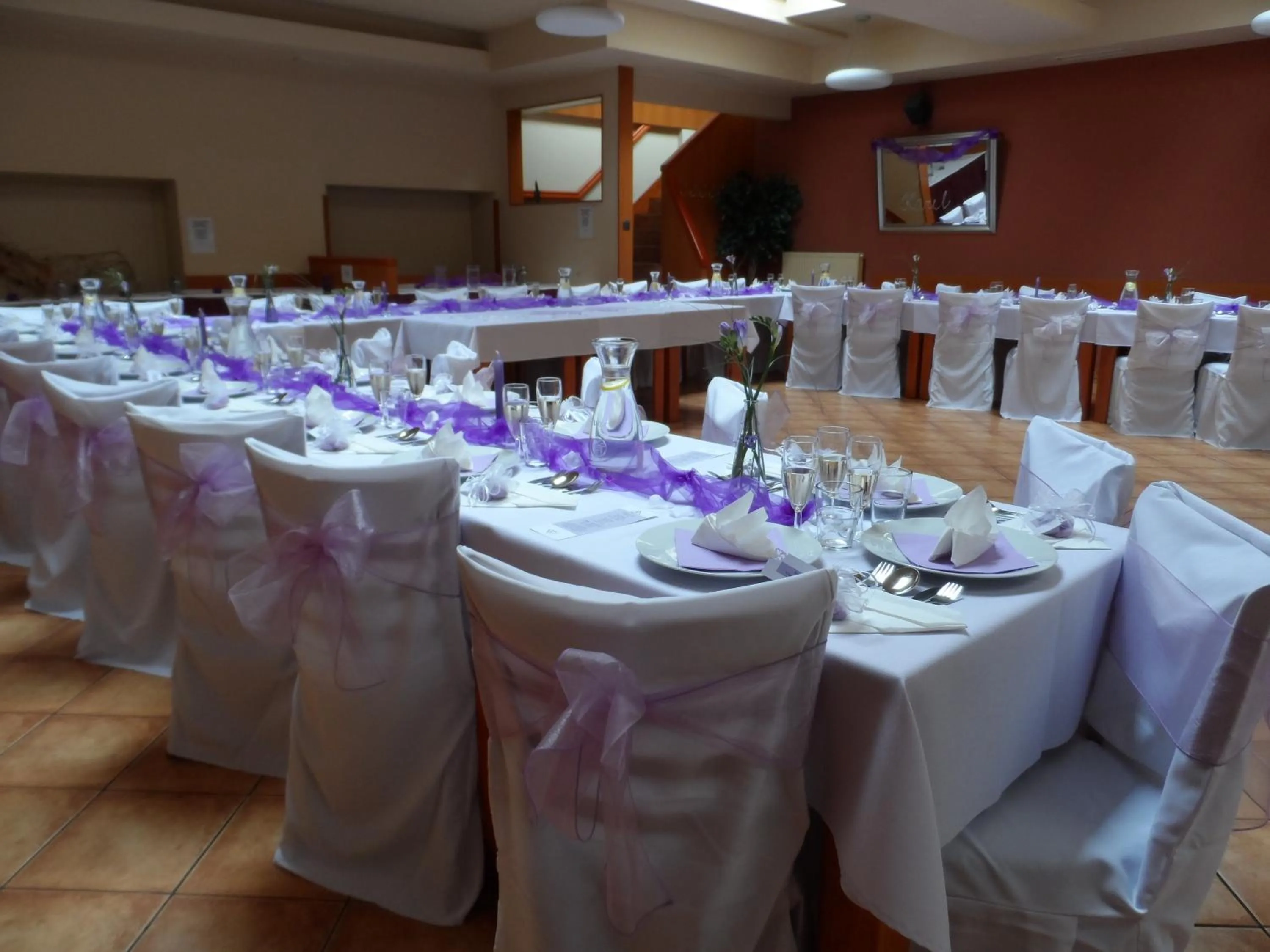 Restaurant/places to eat in Hotel Trim