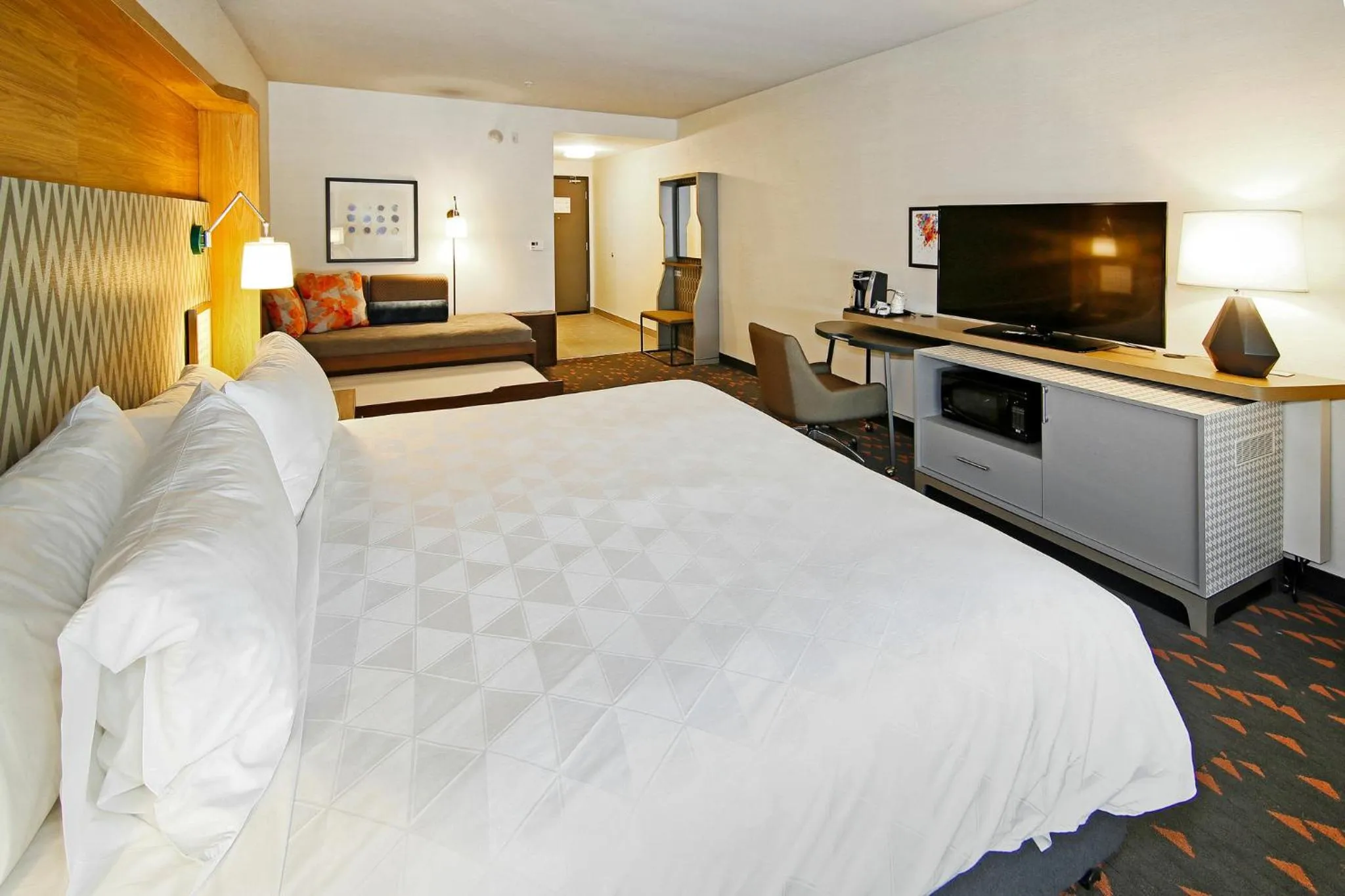 Photo of the whole room, Bed in Holiday Inn Hotel & Suites - Calgary Airport North by IHG
