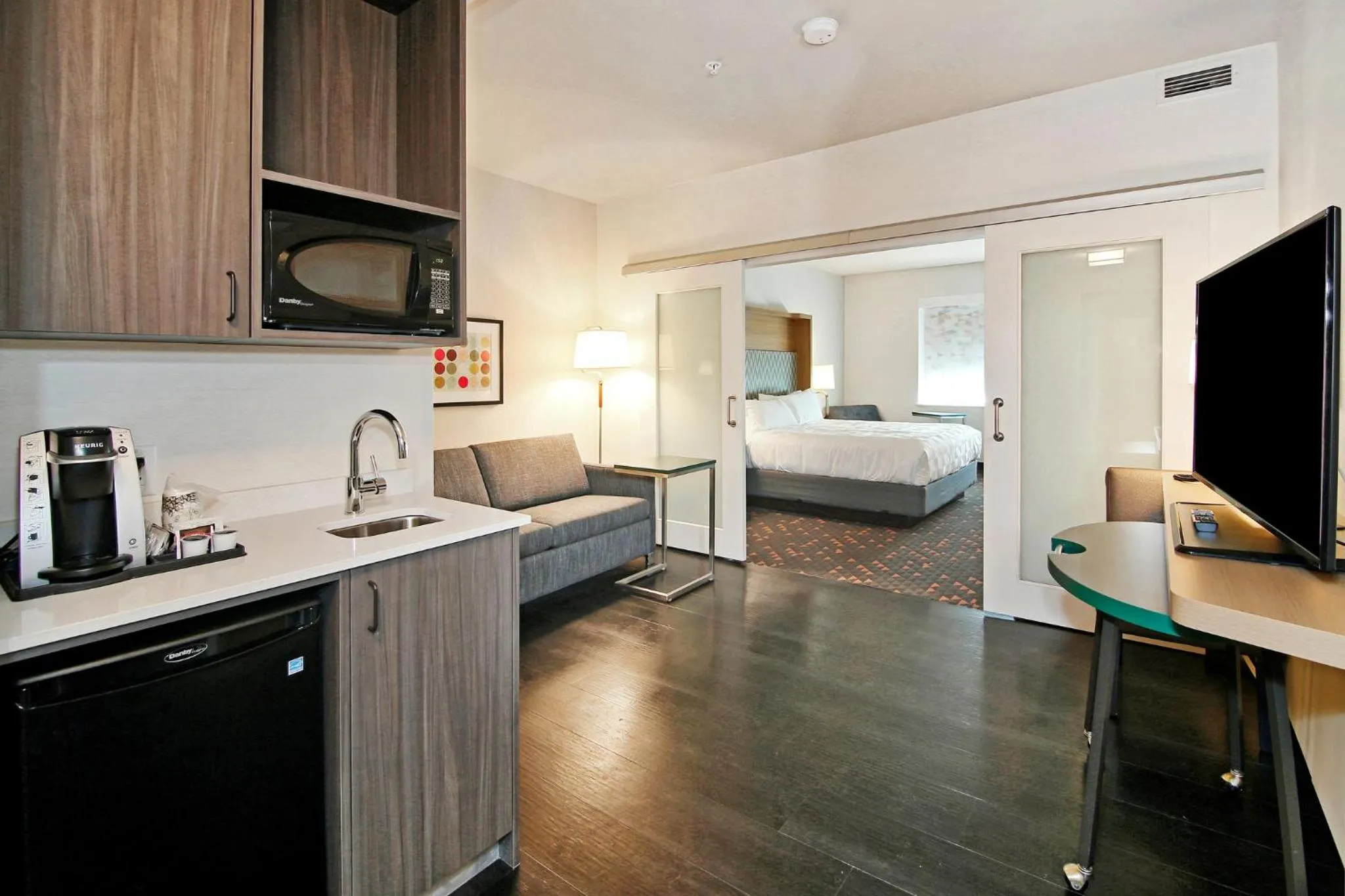 Photo of the whole room, Bed in Holiday Inn Hotel & Suites - Calgary Airport North by IHG