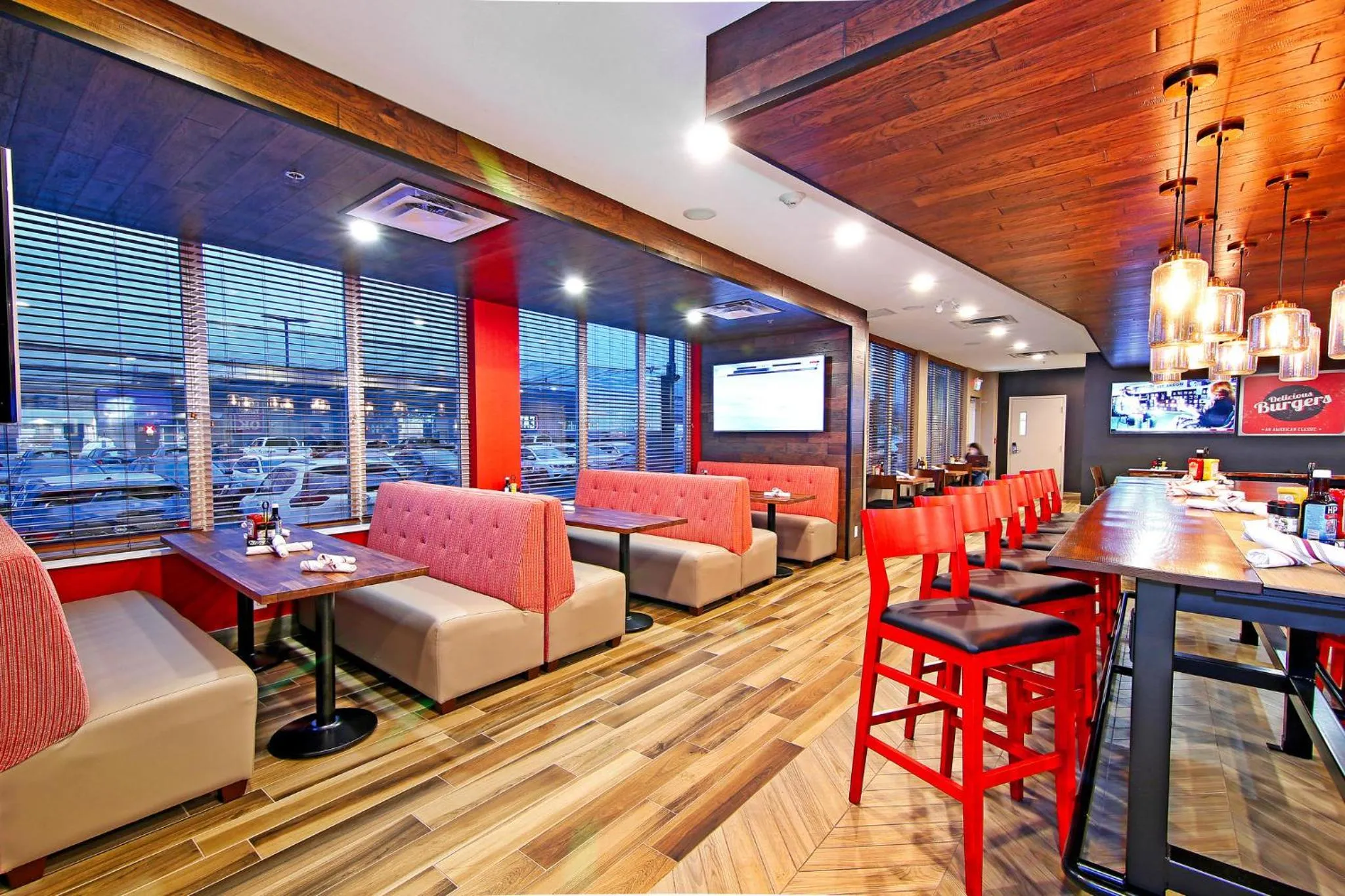 Restaurant/places to eat in Holiday Inn Hotel & Suites - Calgary Airport North by IHG