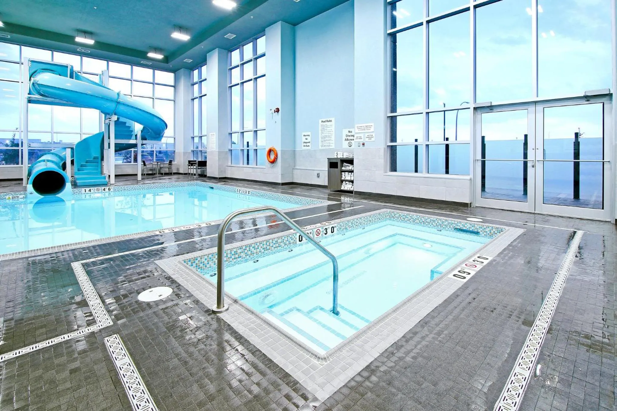 Swimming pool in Holiday Inn Hotel & Suites - Calgary Airport North by IHG