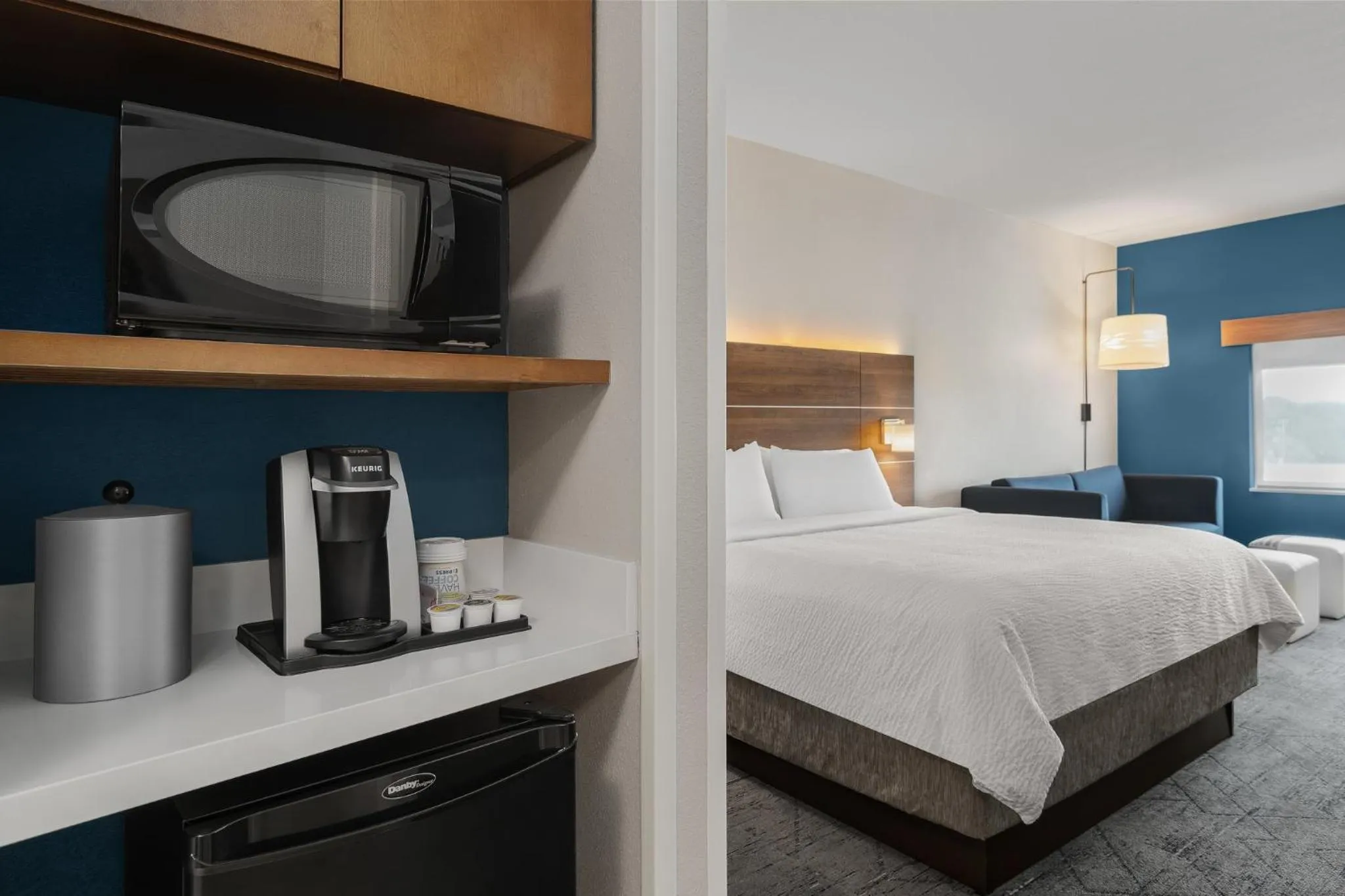 Photo of the whole room, Bed in Holiday Inn Express Melbourne West by IHG