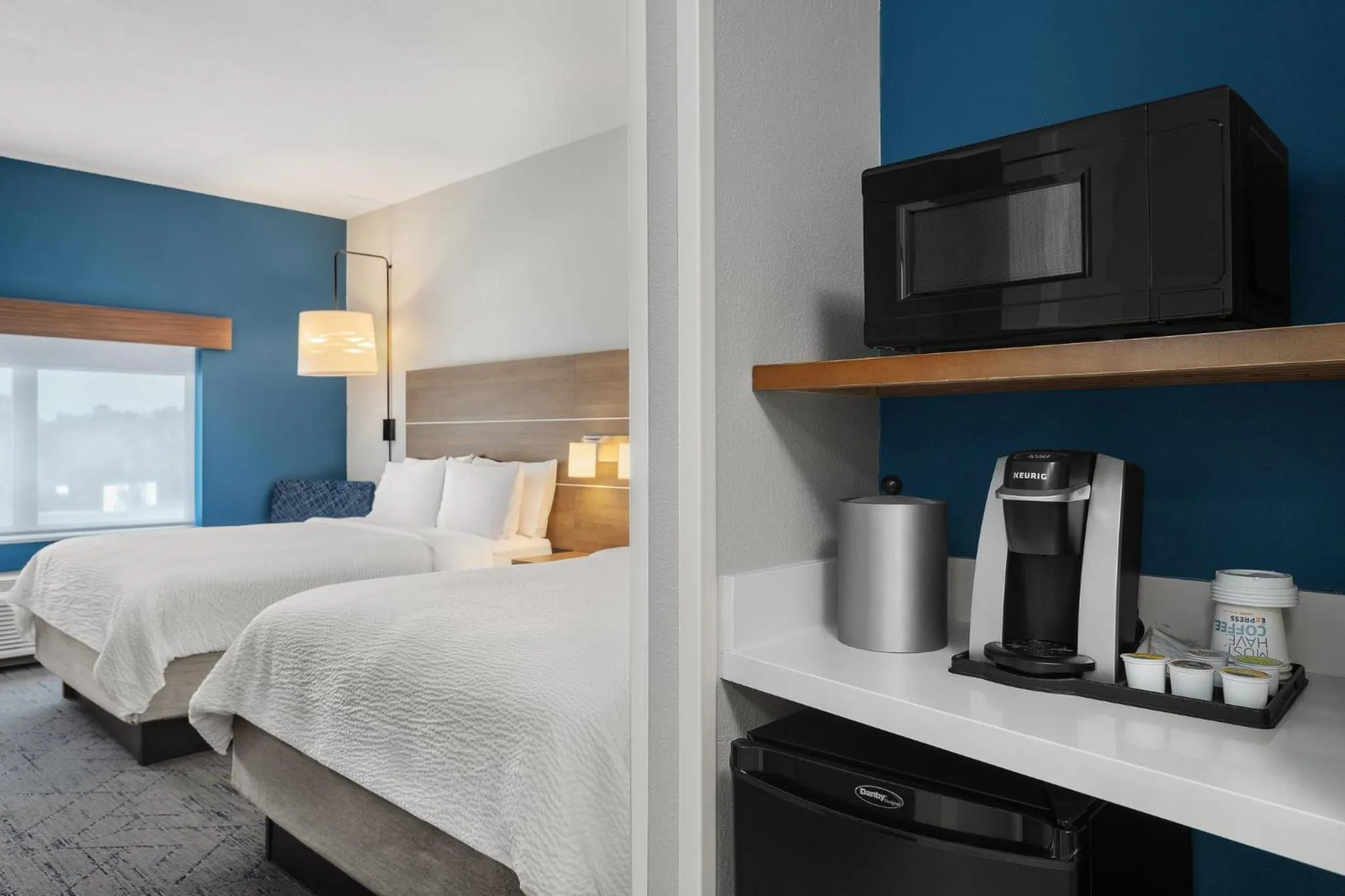 Photo of the whole room, Bed in Holiday Inn Express Melbourne West by IHG