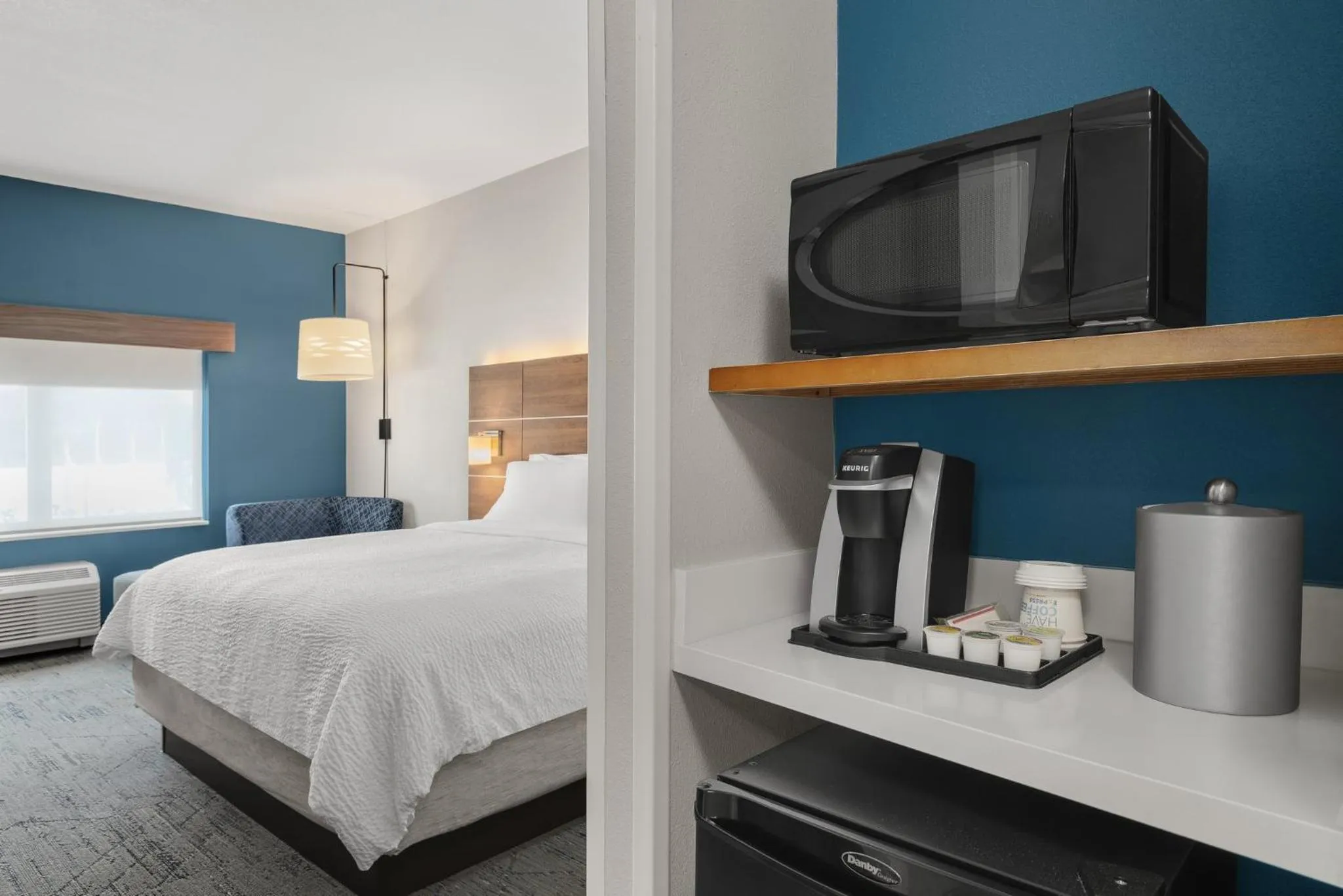 Photo of the whole room, Bed in Holiday Inn Express Melbourne West by IHG