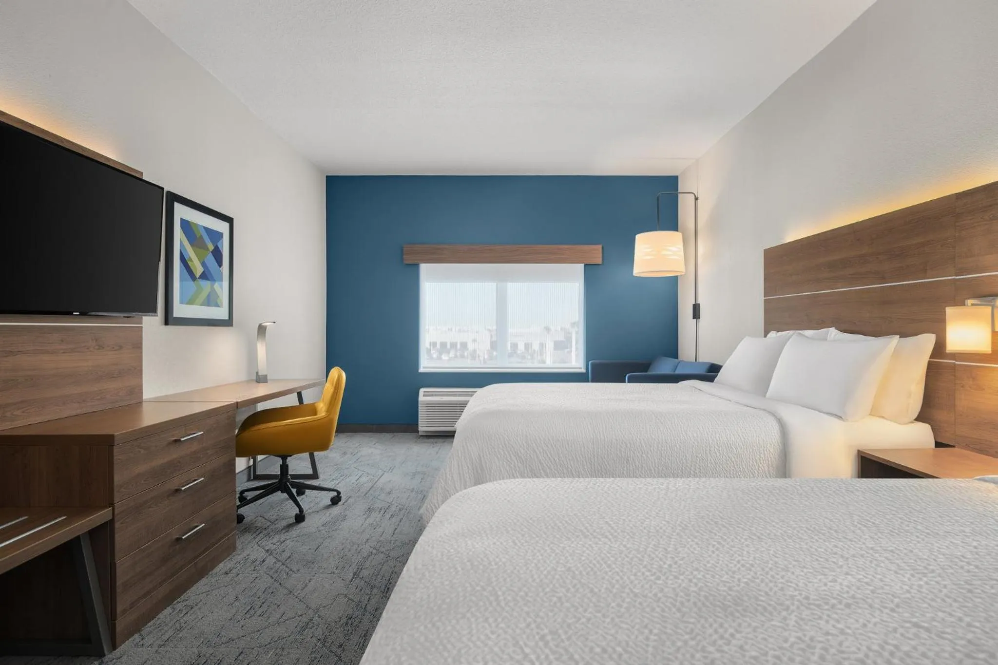 Photo of the whole room, Bed in Holiday Inn Express Melbourne West by IHG