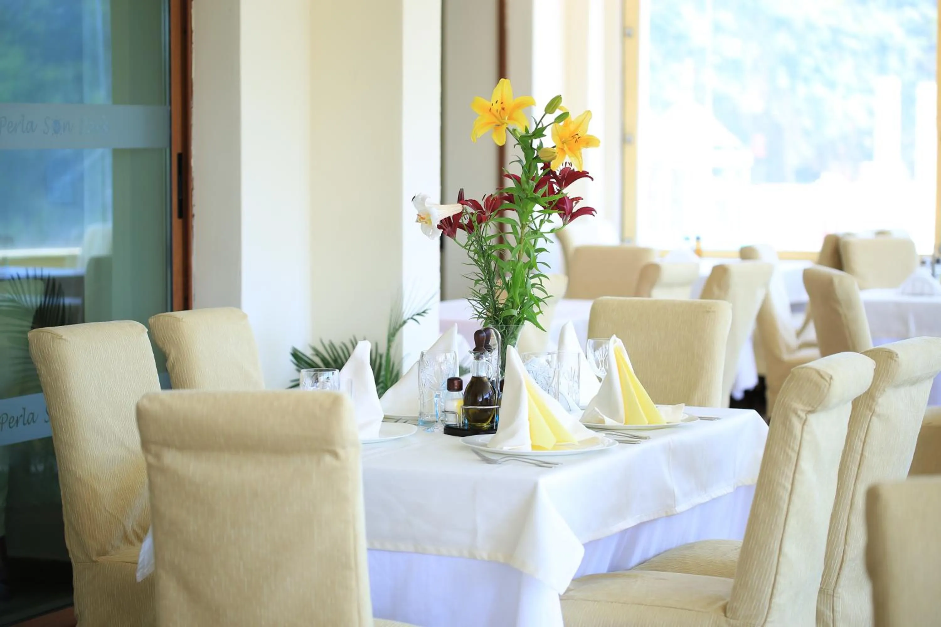 Restaurant/places to eat in Perla Sun Beach Hotel - All Inclusive