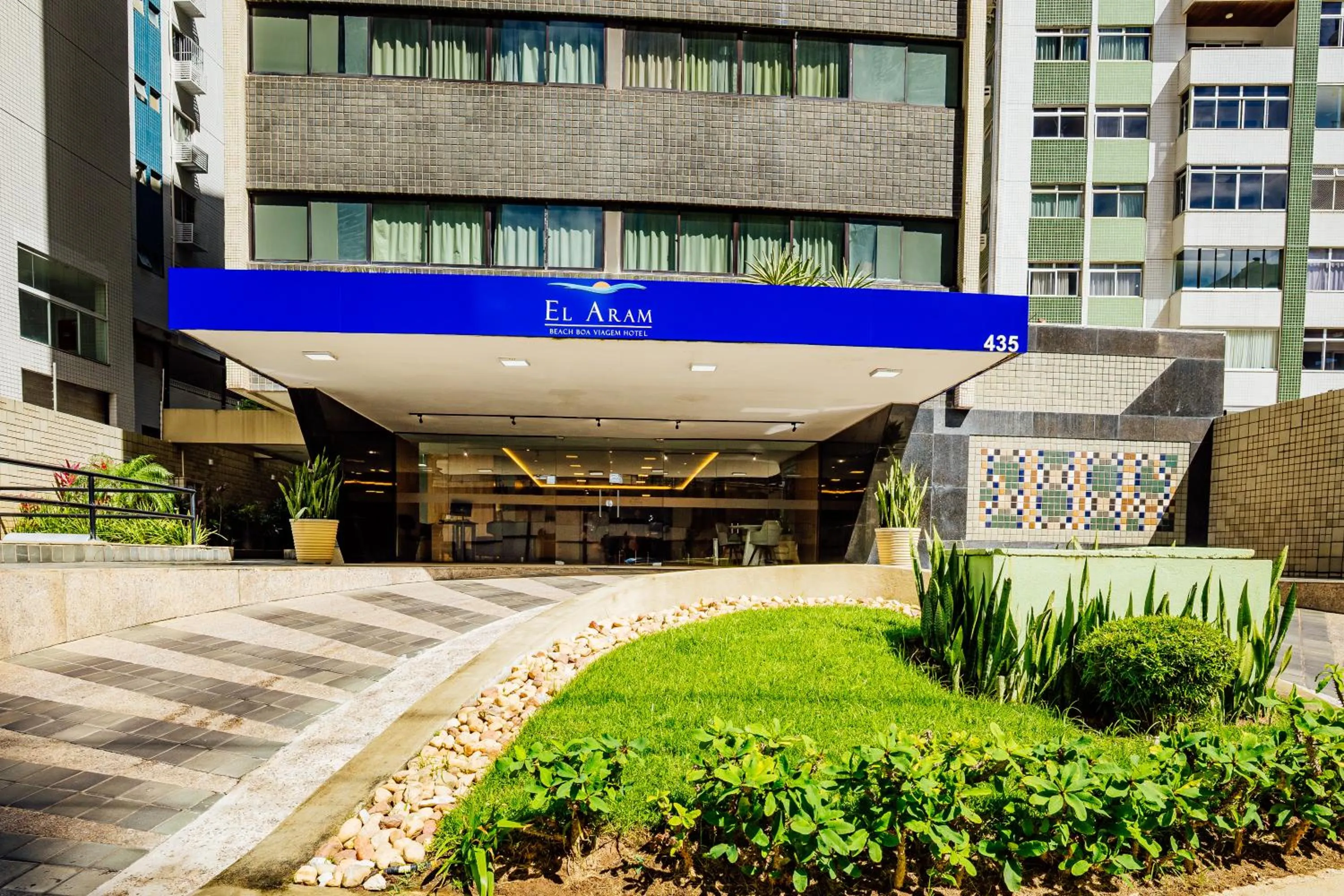 Facade/entrance in El Aram Beach Boa Viagem