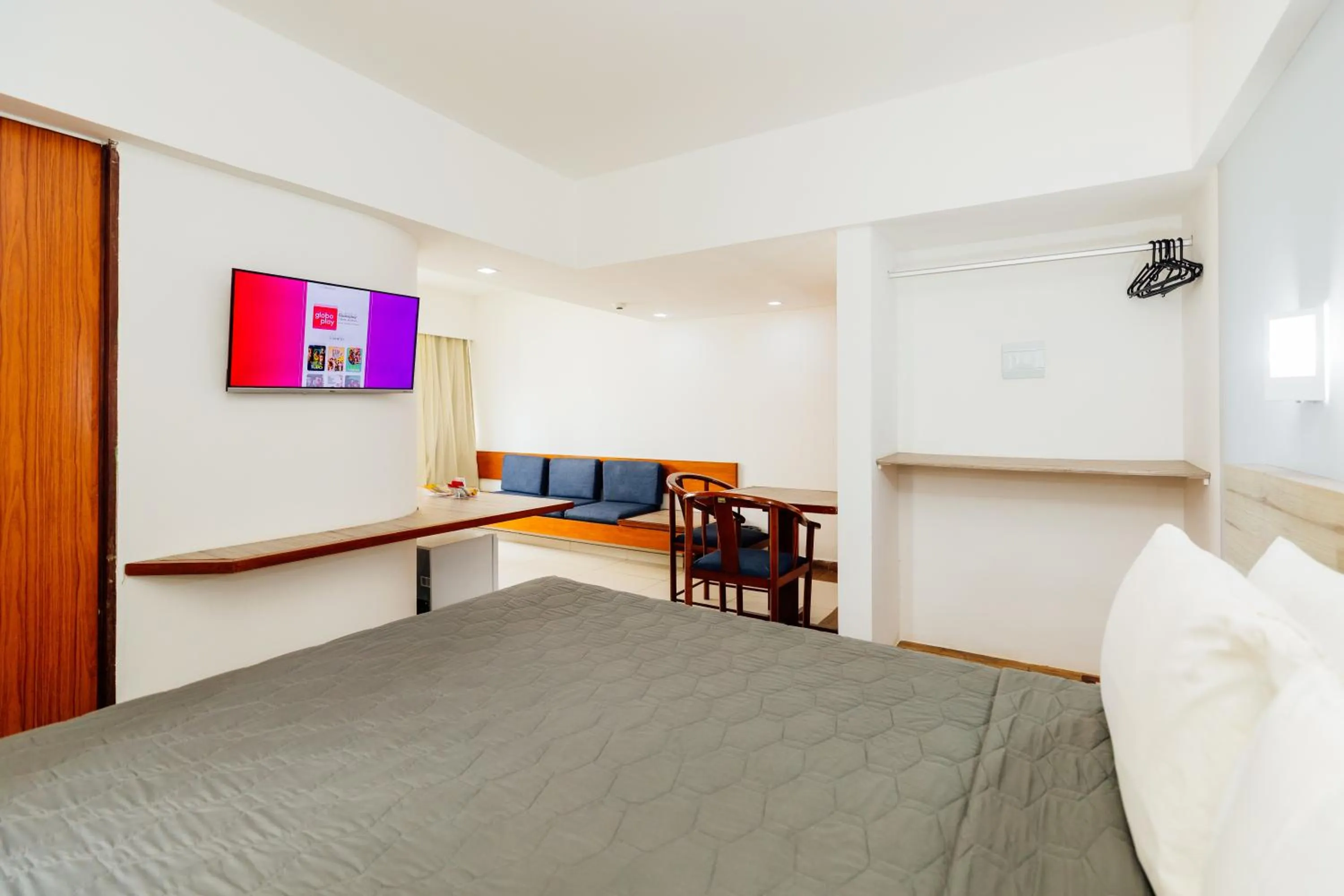 Property building, Bed in El Aram Beach Boa Viagem