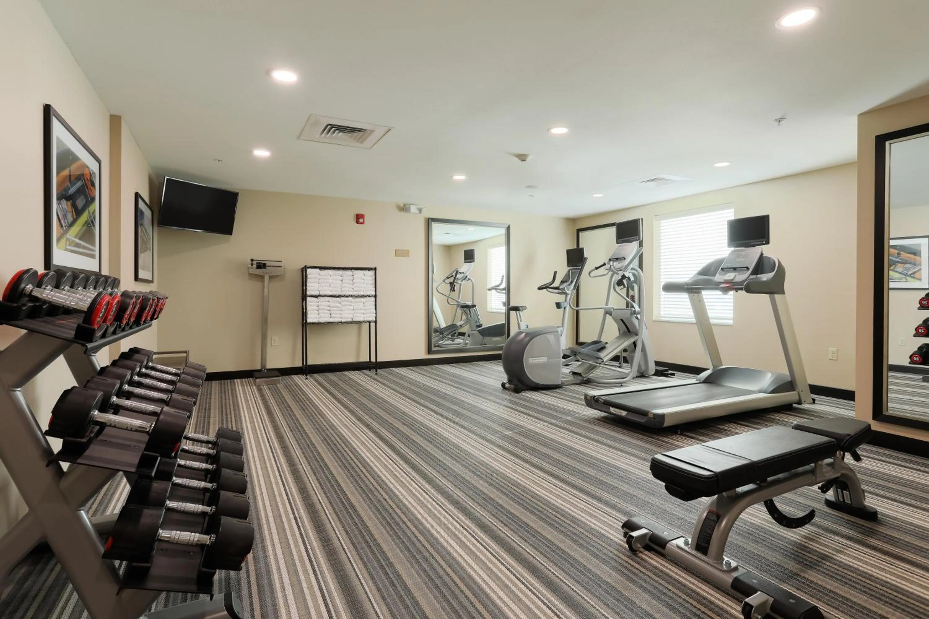 Fitness centre/facilities in Candlewood Suites Lenexa - Overland Park Area by IHG