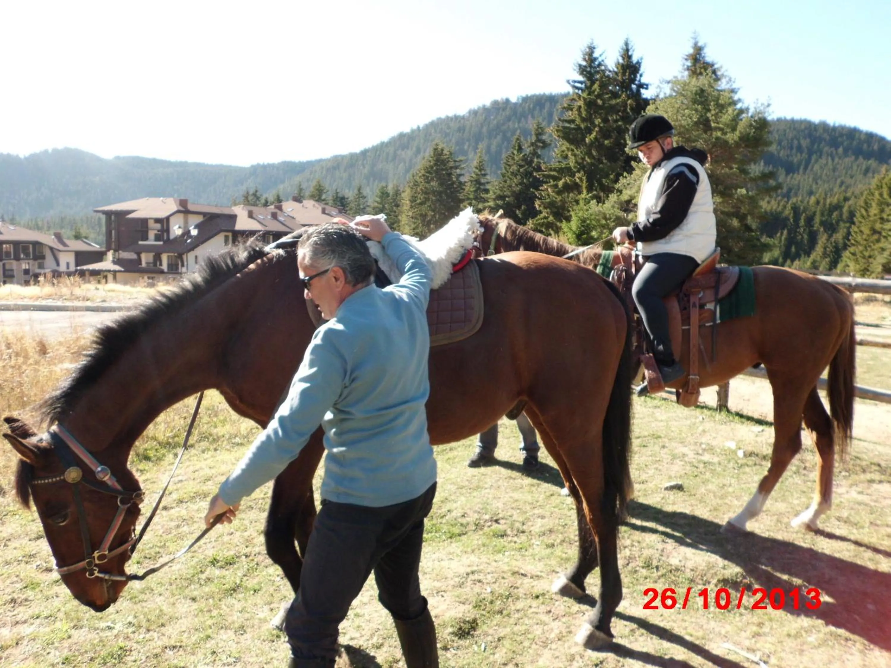 Horse-riding in Семеен хотел Кристал