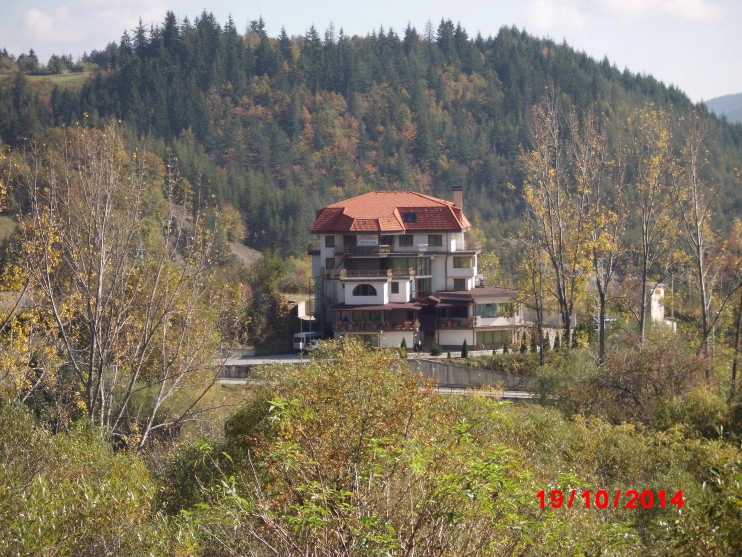 Facade/entrance in Семеен хотел Кристал