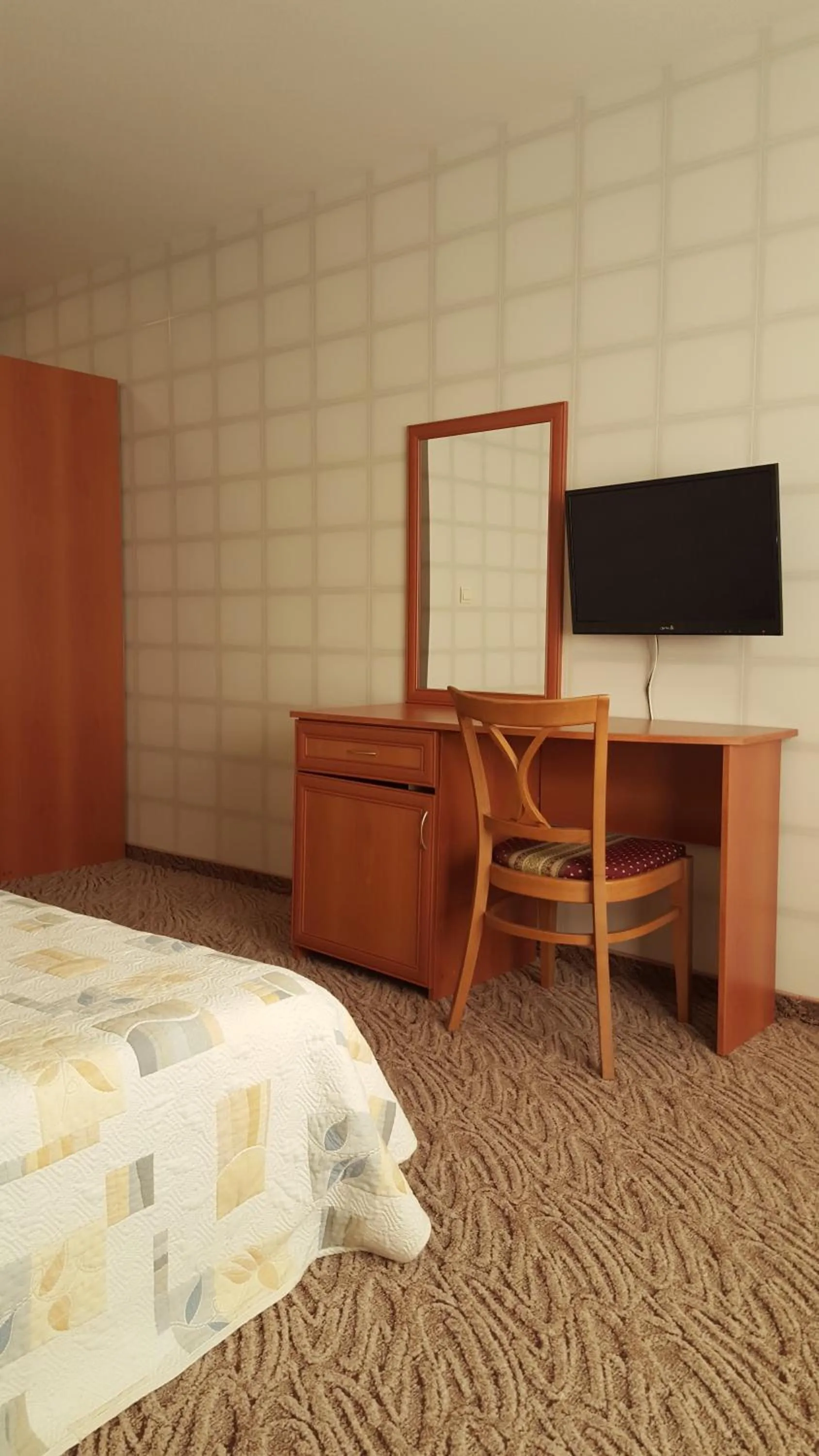 Photo of the whole room, Bed in Семеен хотел Кристал