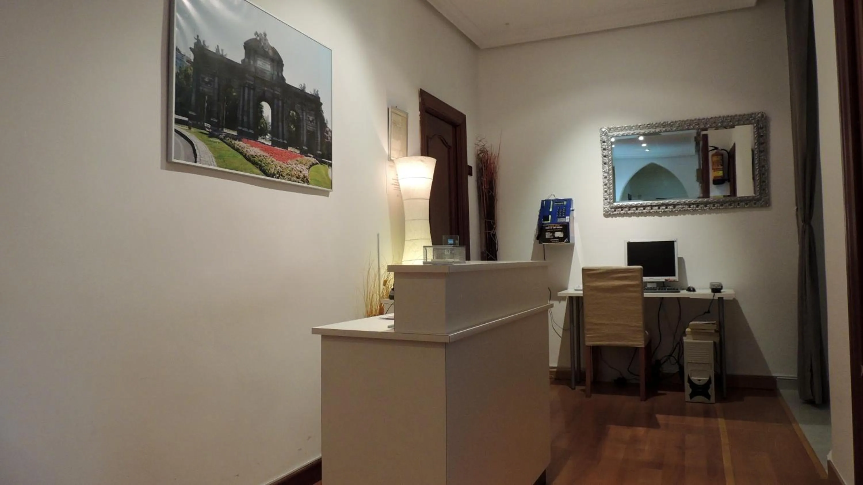 Lobby or reception in Hostal Cervantes